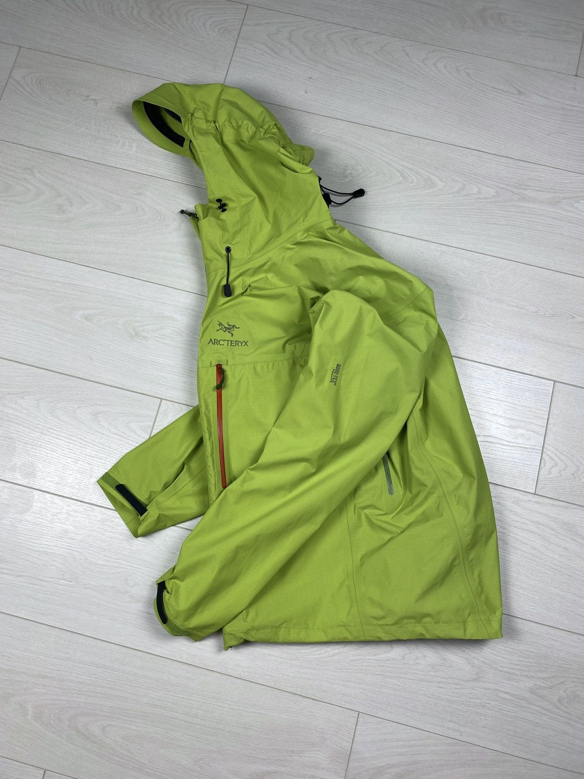 Arc'teryx × Outdoor Life × Streetwear 🦎 Vintage Arcteryx Gore-Tex ...