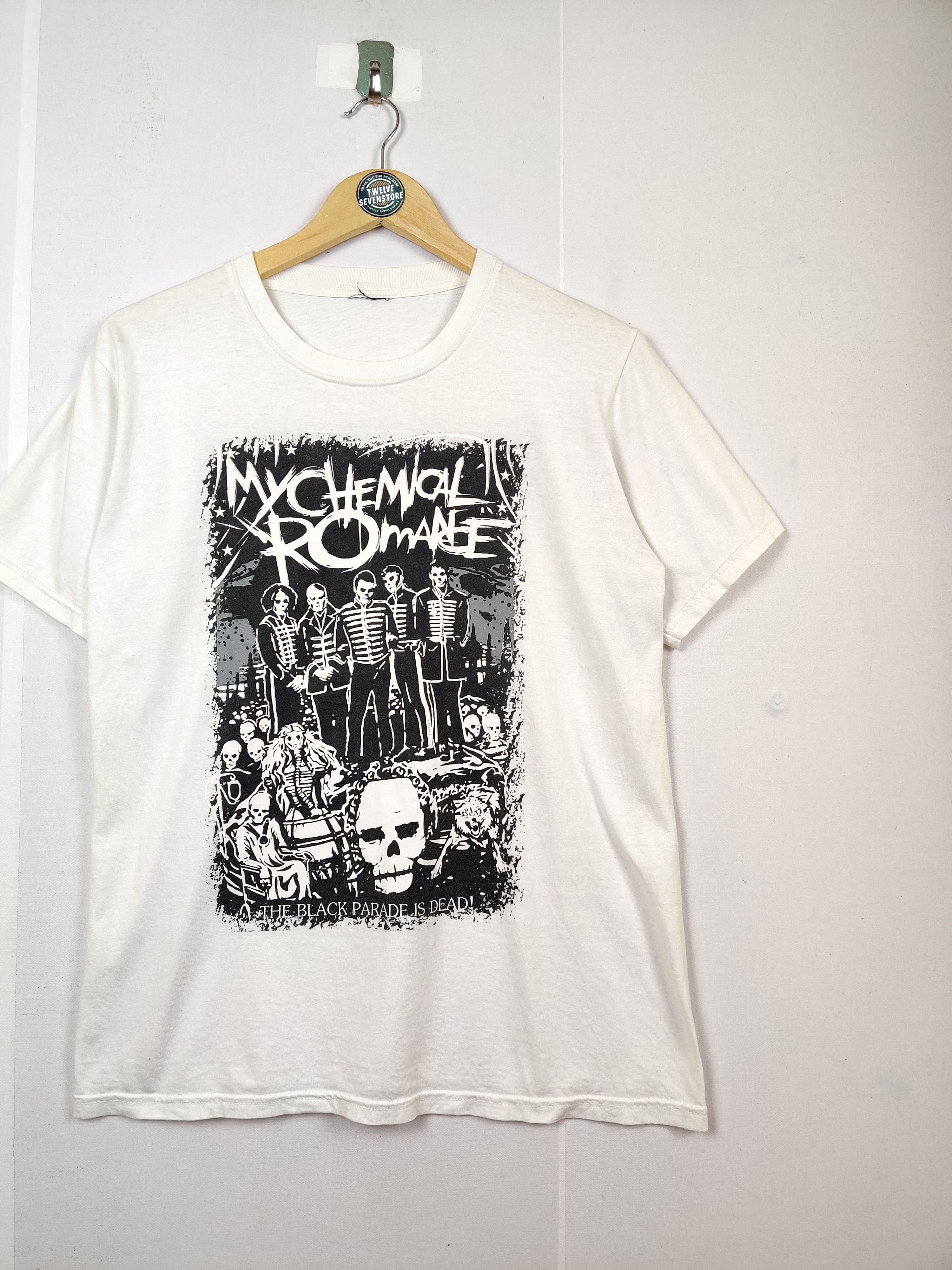 Band Tees Vintage My Chemical Romance The Black Parade Tee Tshirt Size US M / EU 48-50 / 2 - 3 Thumbnail