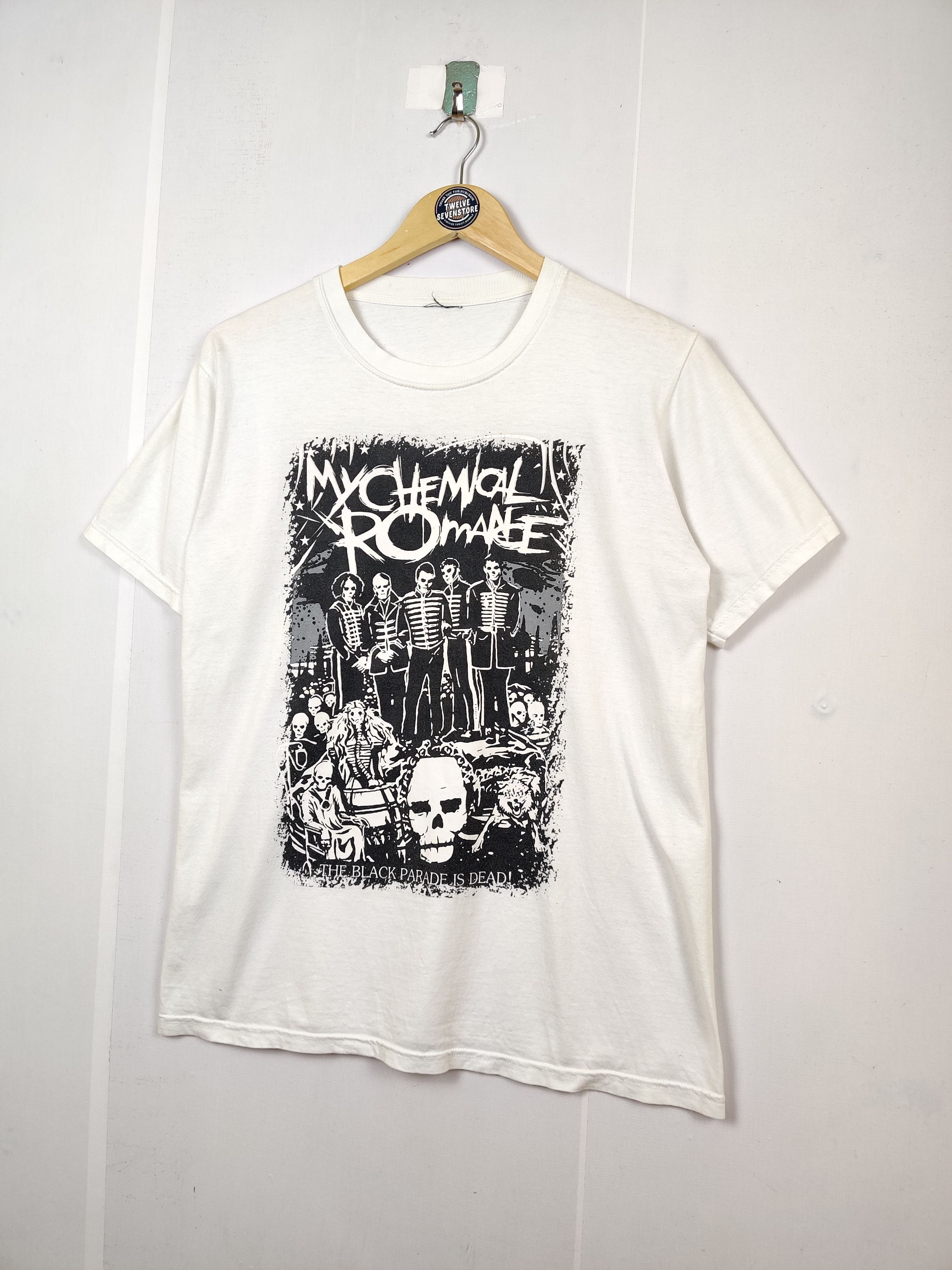 Band Tees Vintage My Chemical Romance The Black Parade Tee Tshirt Size US M / EU 48-50 / 2 - 2 Thumbnail