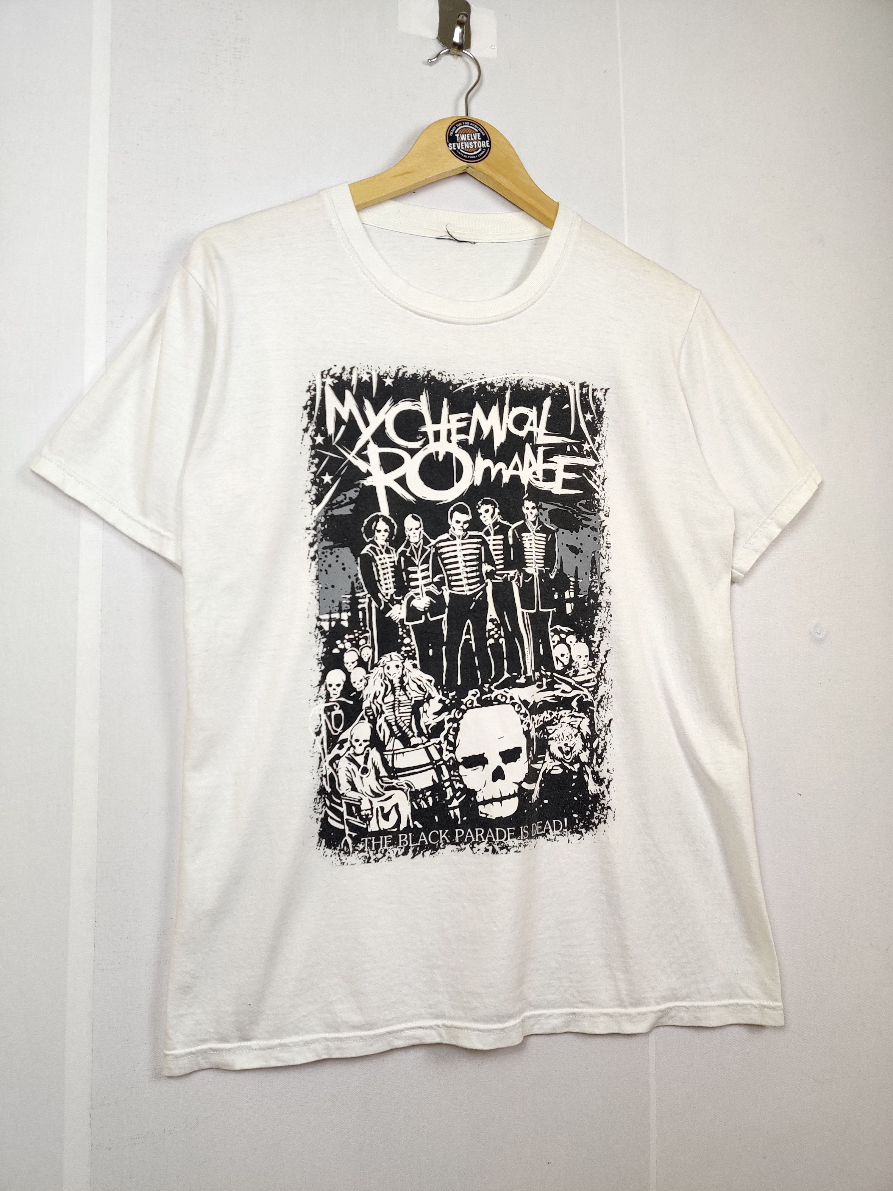 Band Tees Vintage My Chemical Romance The Black Parade Tee Tshirt Size US M / EU 48-50 / 2 - 4 Thumbnail