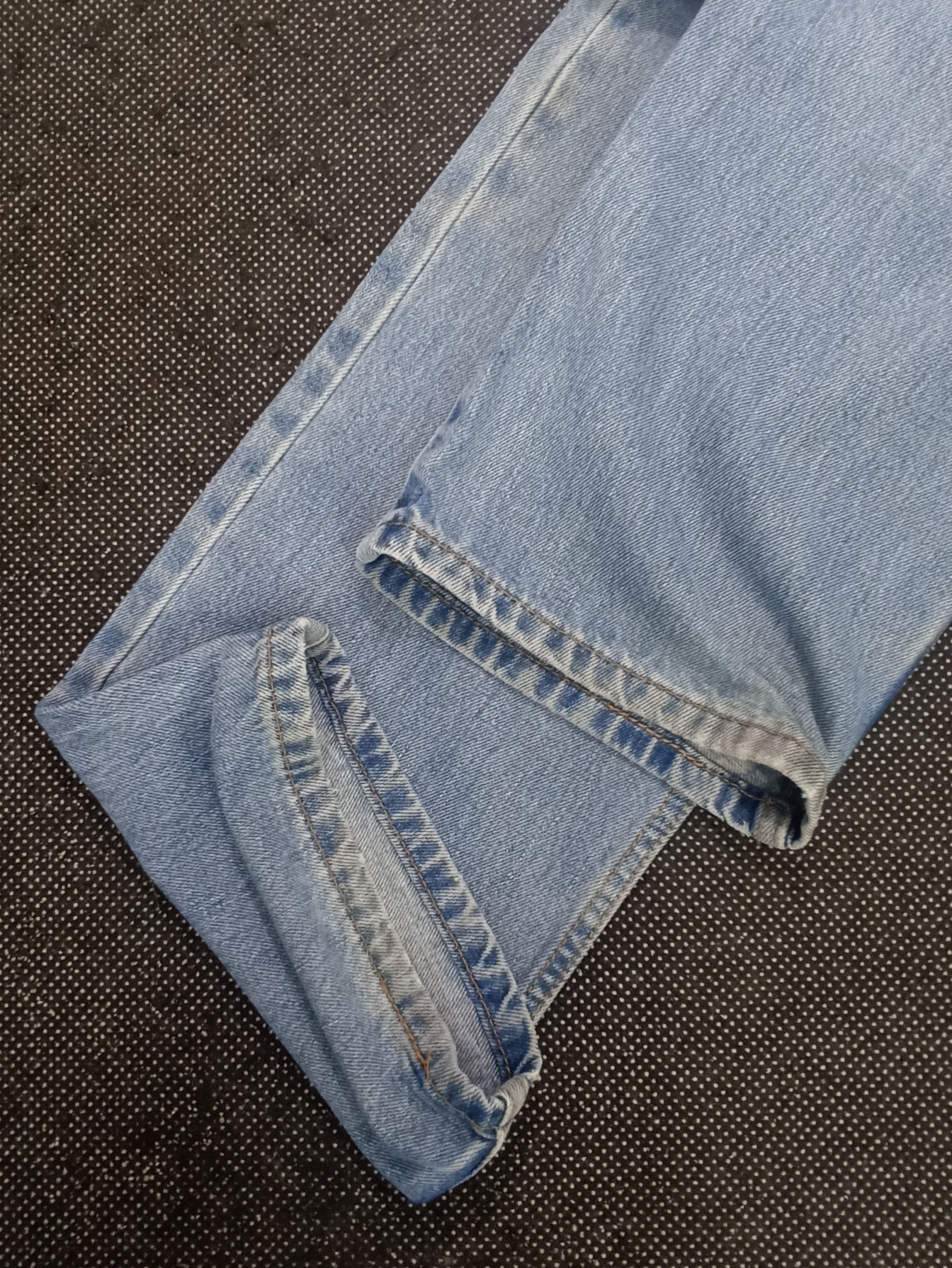 Jean × Levi's × Vintage VINTAGE LEVIS 505 BLUE WASH JEANS -J359 Size US 33 - 8 Thumbnail