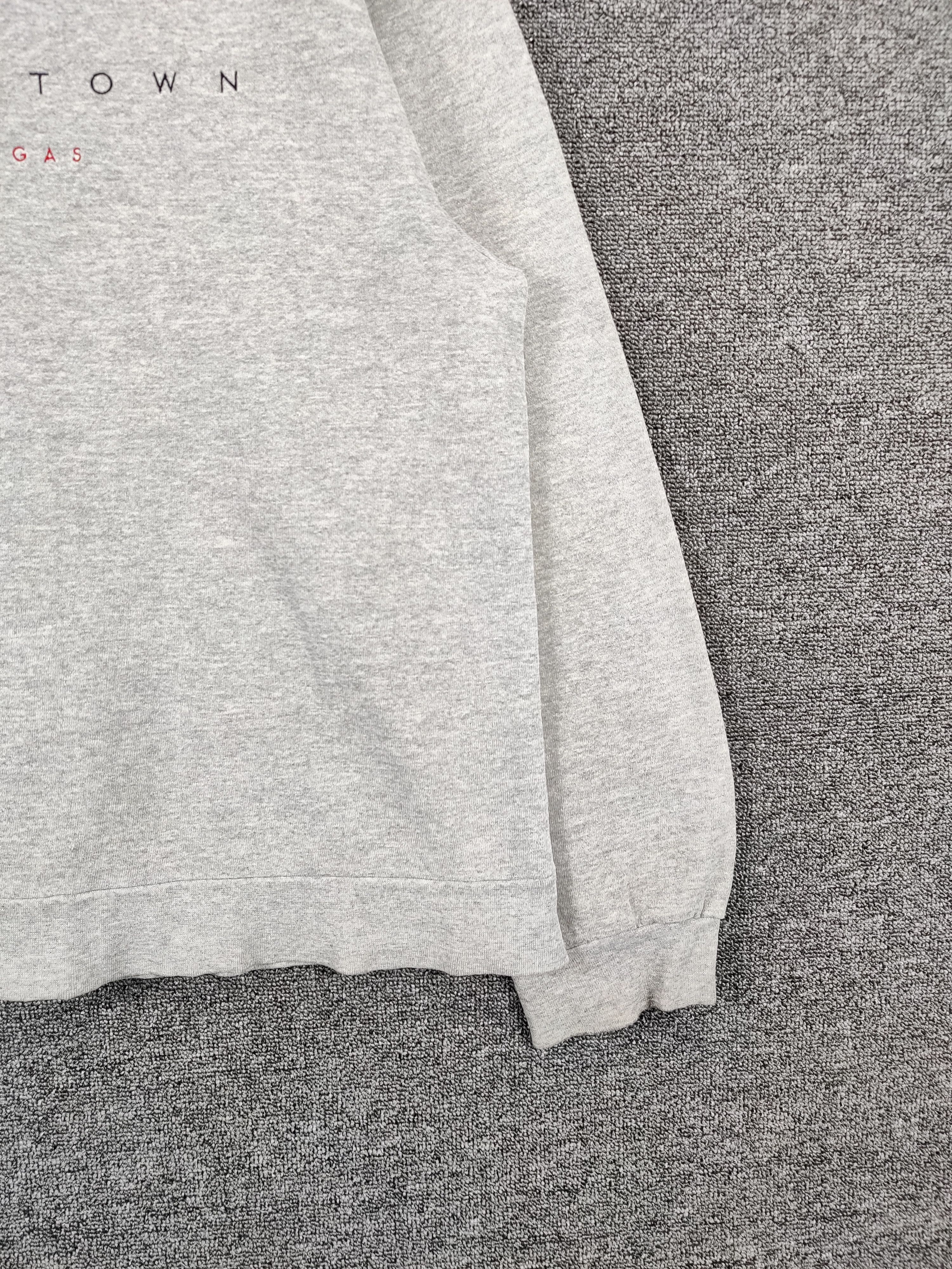 Nike Vintage Nike Town Las Vegas Embroidery Sweatshirt Size US M / EU 48-50 / 2 - 3 Thumbnail