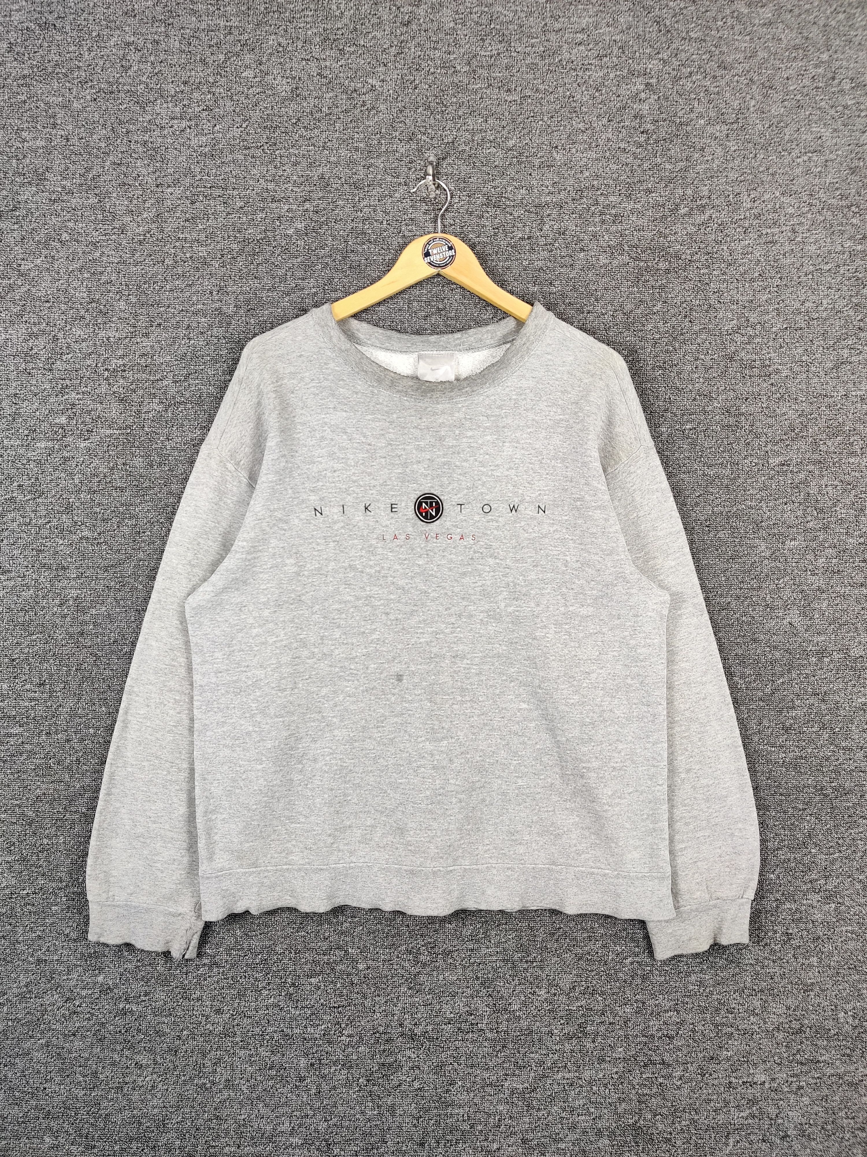 Nike Vintage Nike Town Las Vegas Embroidery Sweatshirt Size US M / EU 48-50 / 2 - 1 Thumbnail