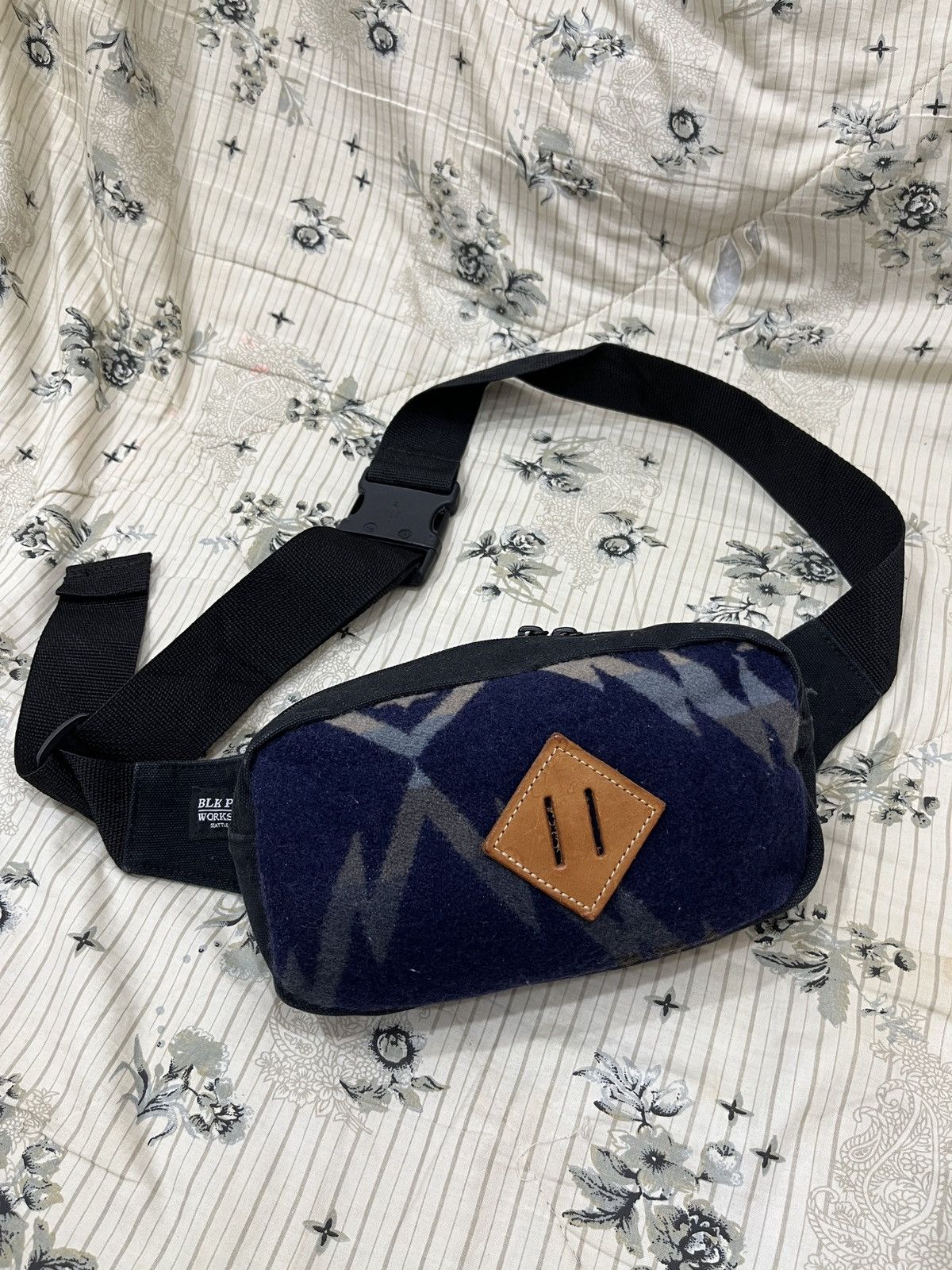Native BLK PINE WORKSHOP WAIST BAG Size ONE SIZE - 1 Thumbnail