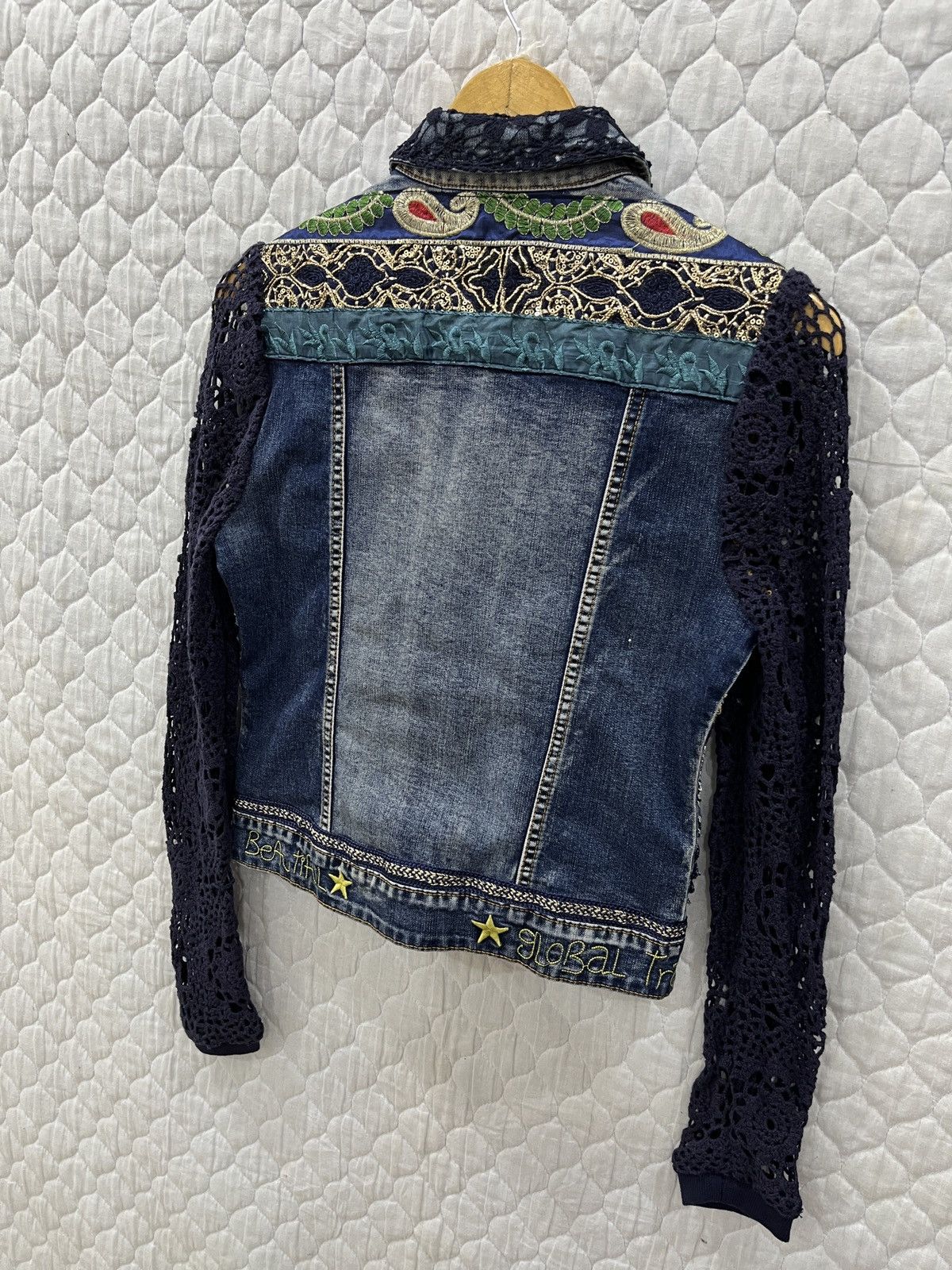 Desigual (Pppp). DESIGUAL EXOTIC JEANS JACKET Size XS / US 0-2 / IT 36-38 - 5 Thumbnail