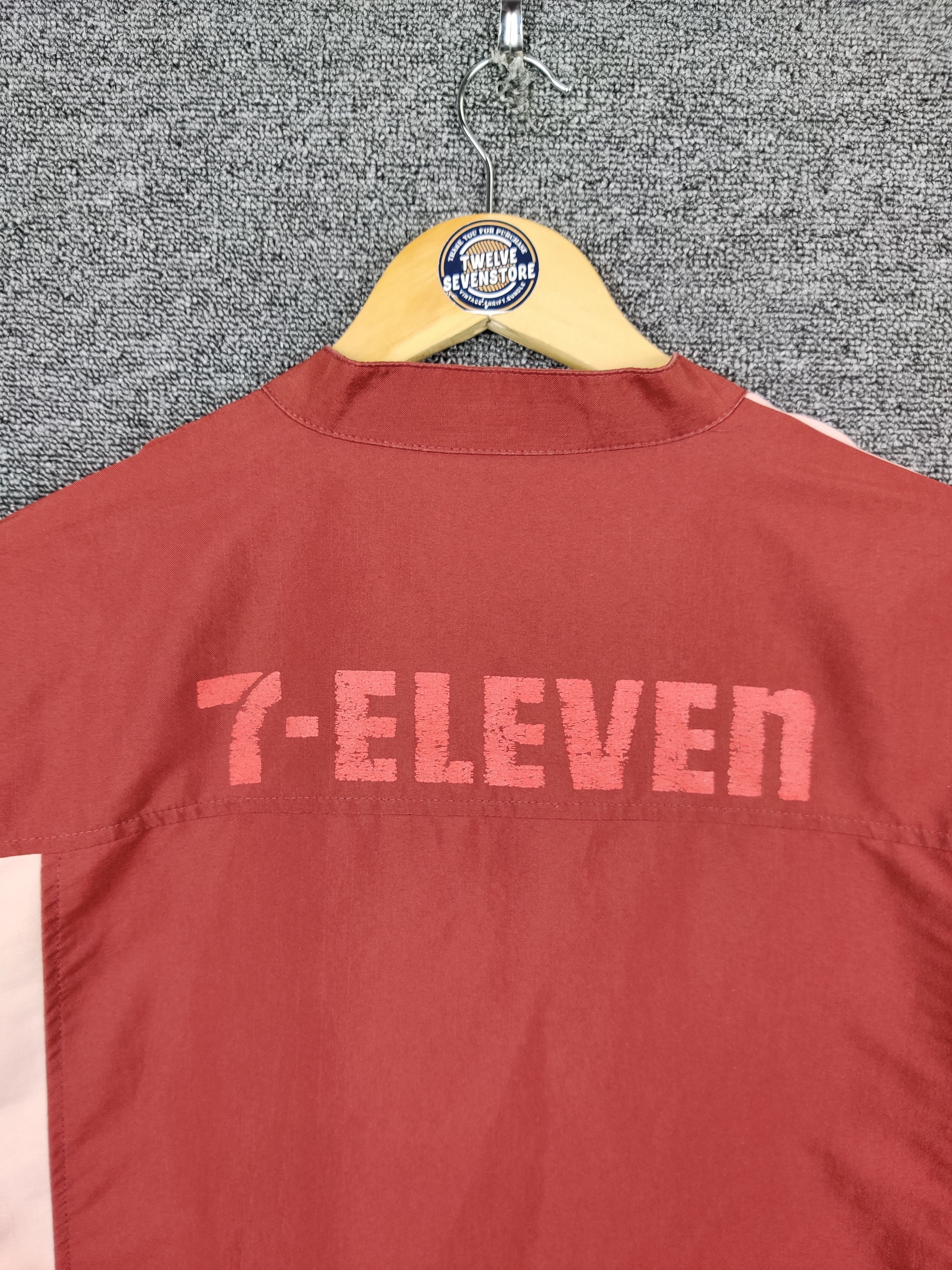 Japanese Brand Vintage 7 Eleven Uniform Worker Zipper Tee Tshirt Size US XL / EU 56 / 4 - 12 Thumbnail