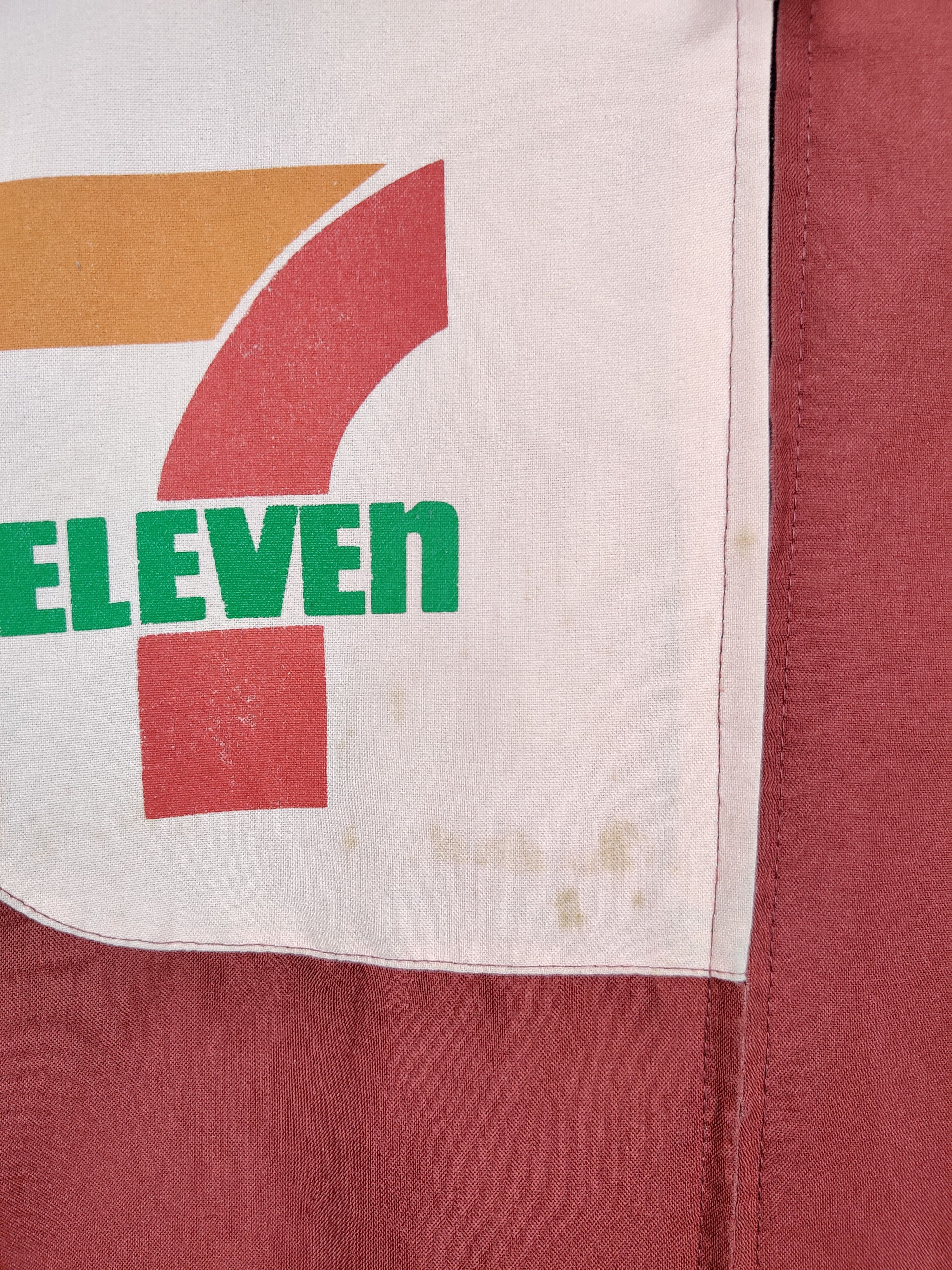 Japanese Brand Vintage 7 Eleven Uniform Worker Zipper Tee Tshirt Size US XL / EU 56 / 4 - 6 Thumbnail