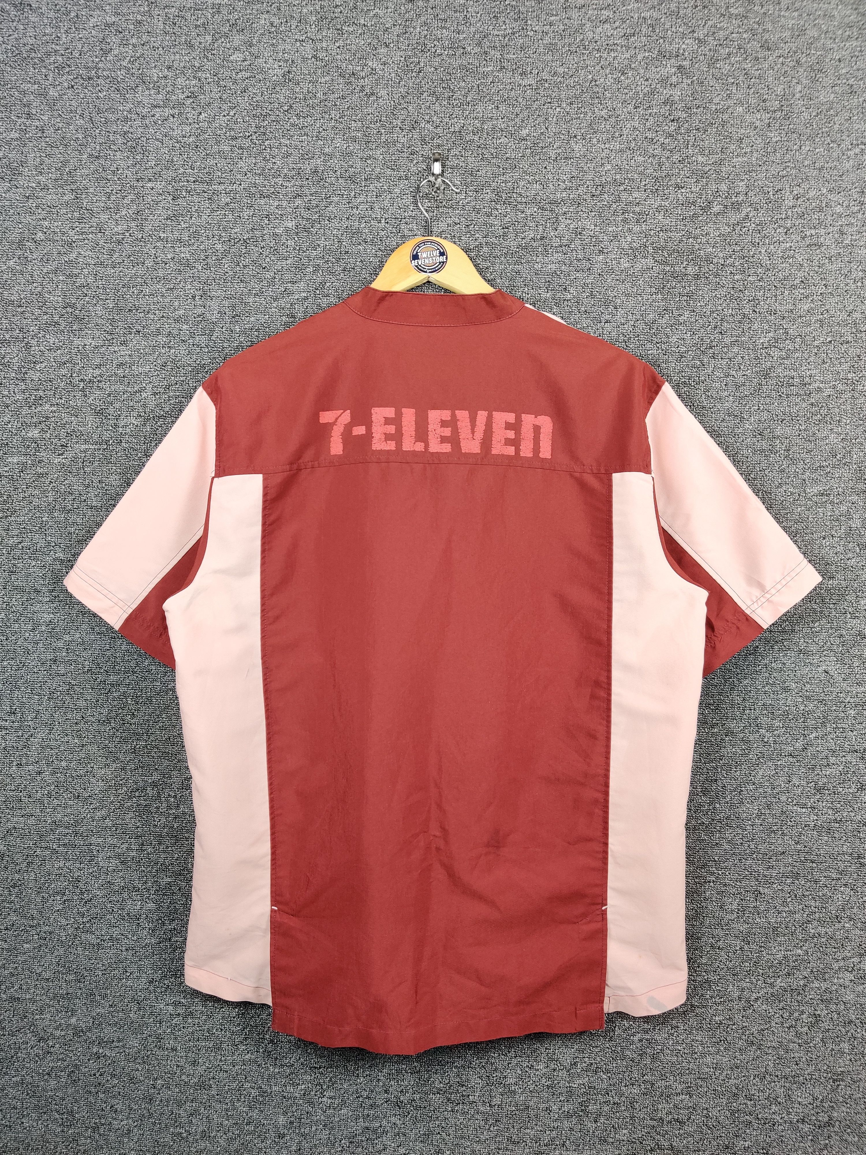 Japanese Brand Vintage 7 Eleven Uniform Worker Zipper Tee Tshirt Size US XL / EU 56 / 4 - 13 Thumbnail