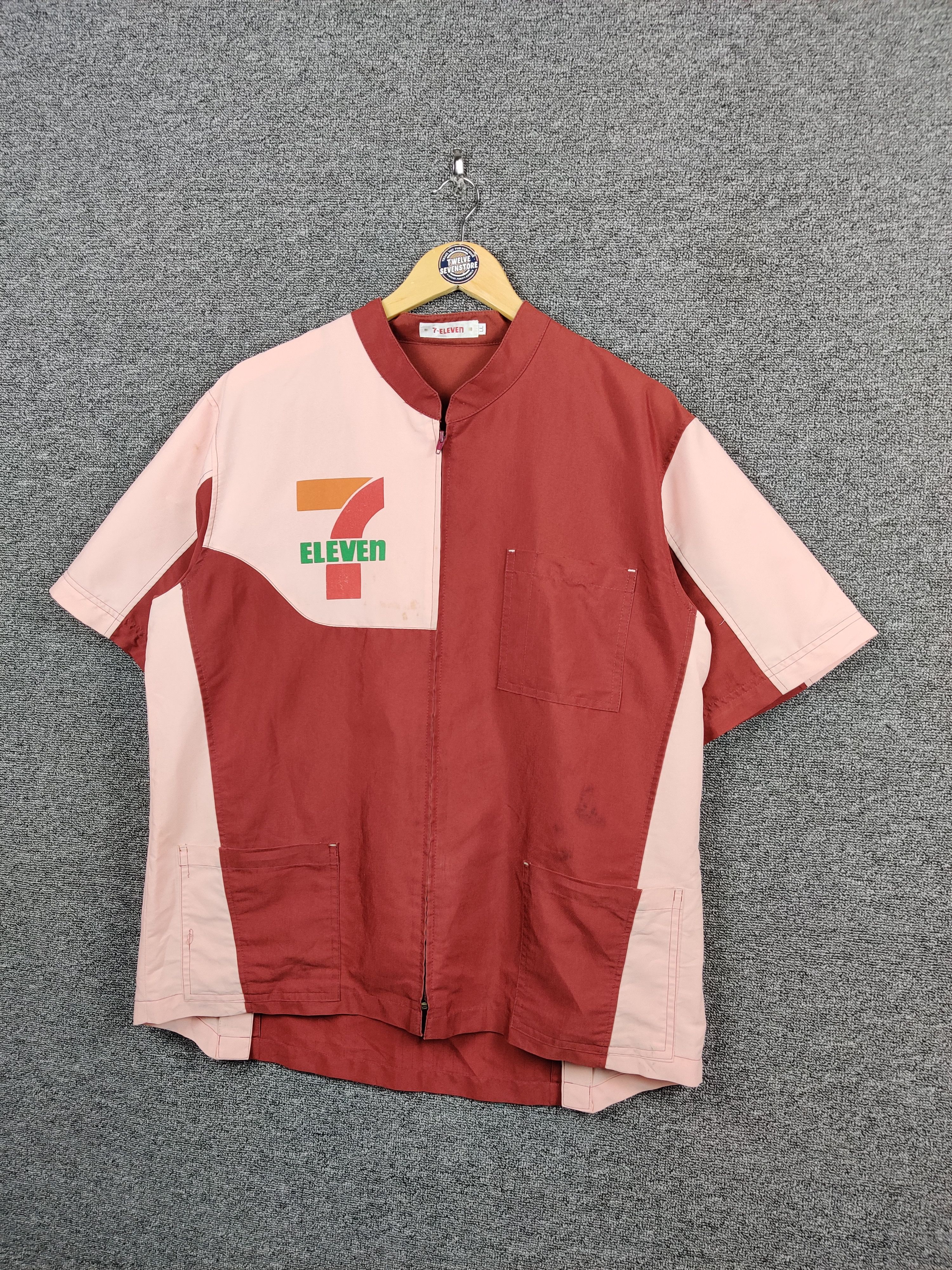 Japanese Brand Vintage 7 Eleven Uniform Worker Zipper Tee Tshirt Size US XL / EU 56 / 4 - 2 Thumbnail