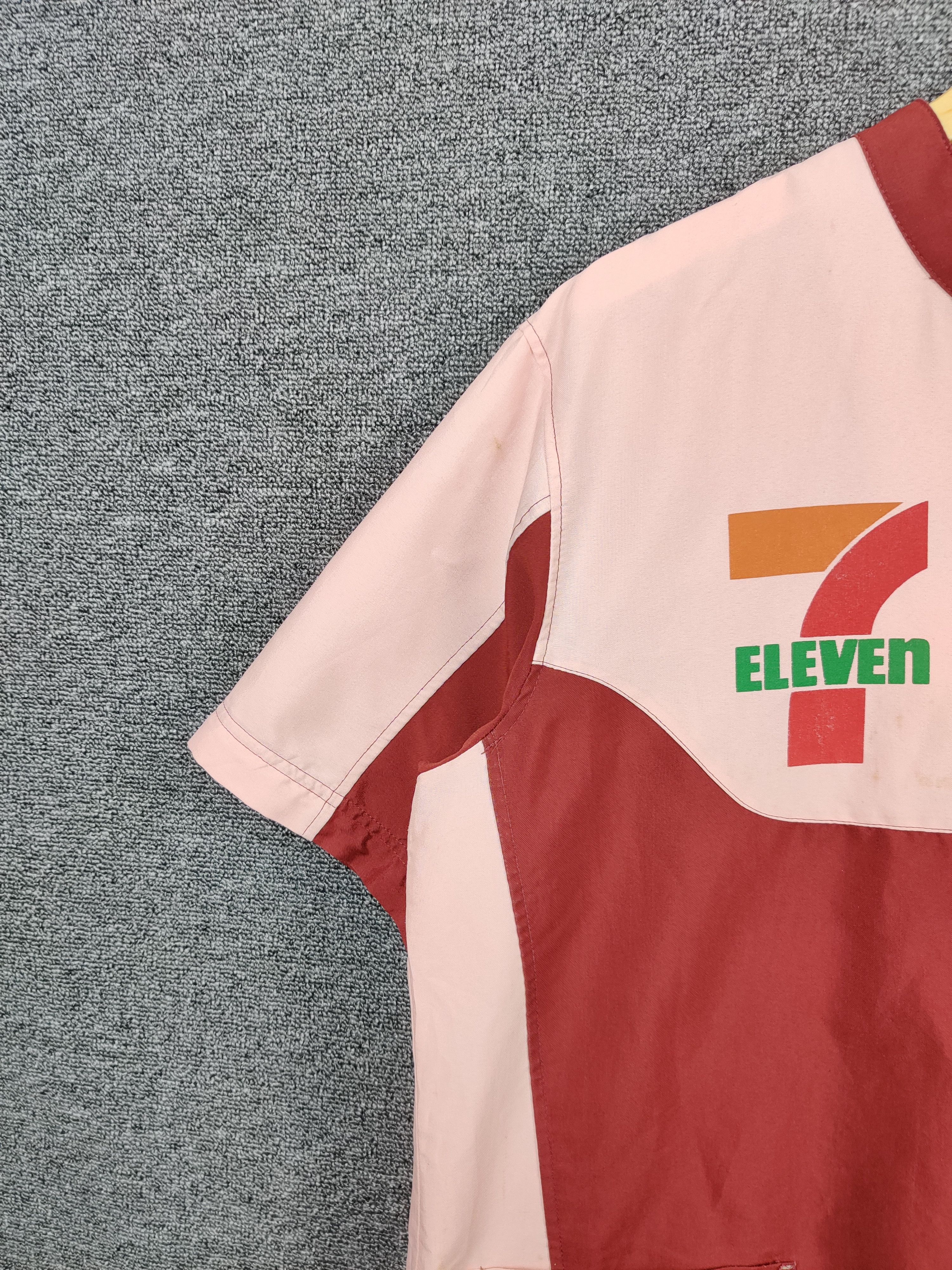 Japanese Brand Vintage 7 Eleven Uniform Worker Zipper Tee Tshirt Size US XL / EU 56 / 4 - 5 Thumbnail