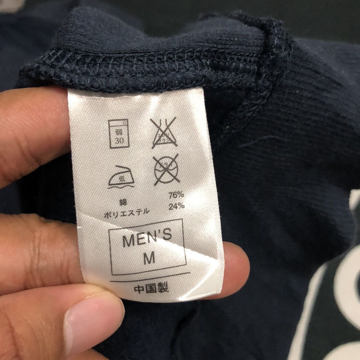 Nike Vintage Nike Crewneck Embroidery Small Logo Plain Sweatshirt Size US L / EU 52-54 / 3 - 11 Thumbnail
