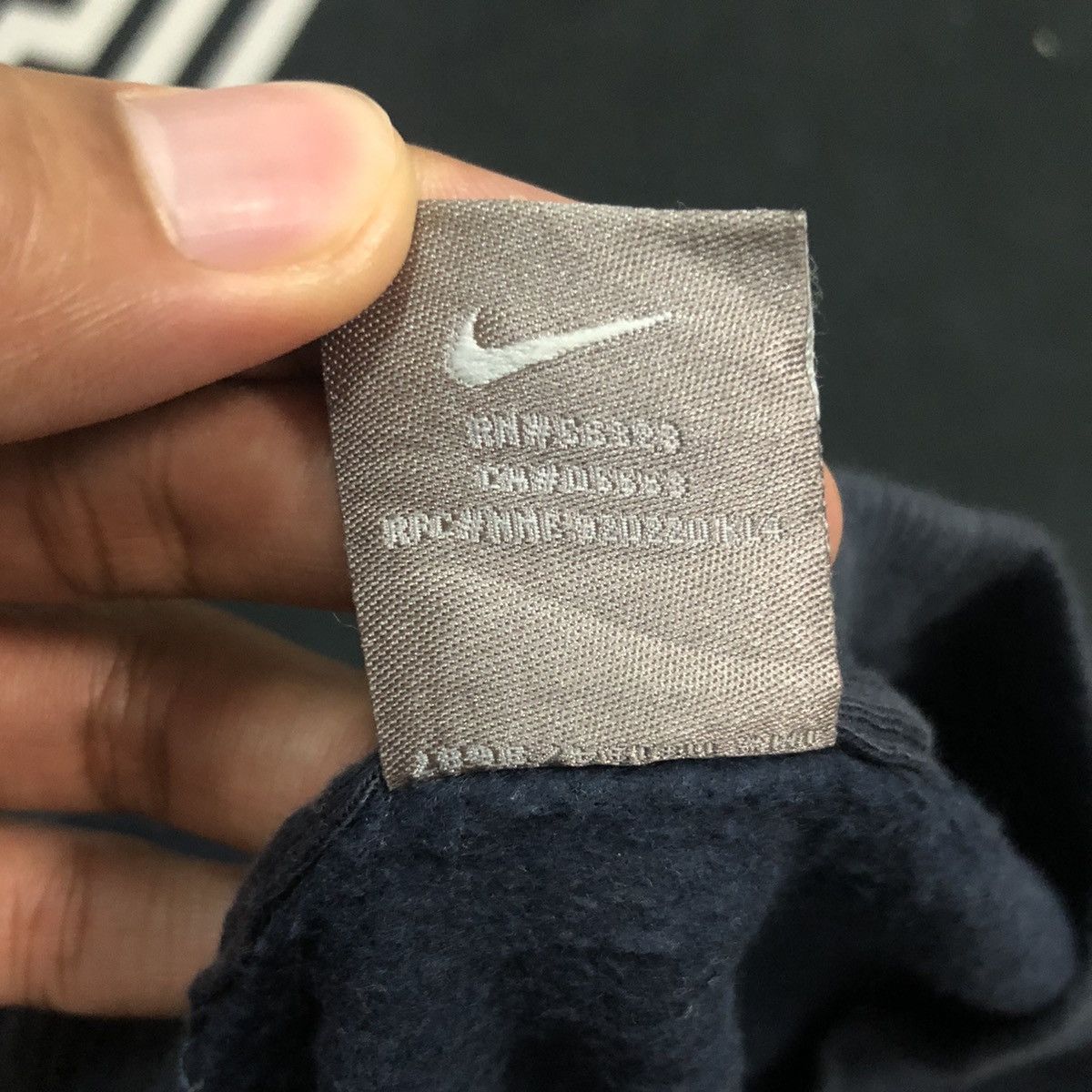 Nike Vintage Nike Crewneck Embroidery Small Logo Plain Sweatshirt Size US L / EU 52-54 / 3 - 10 Thumbnail