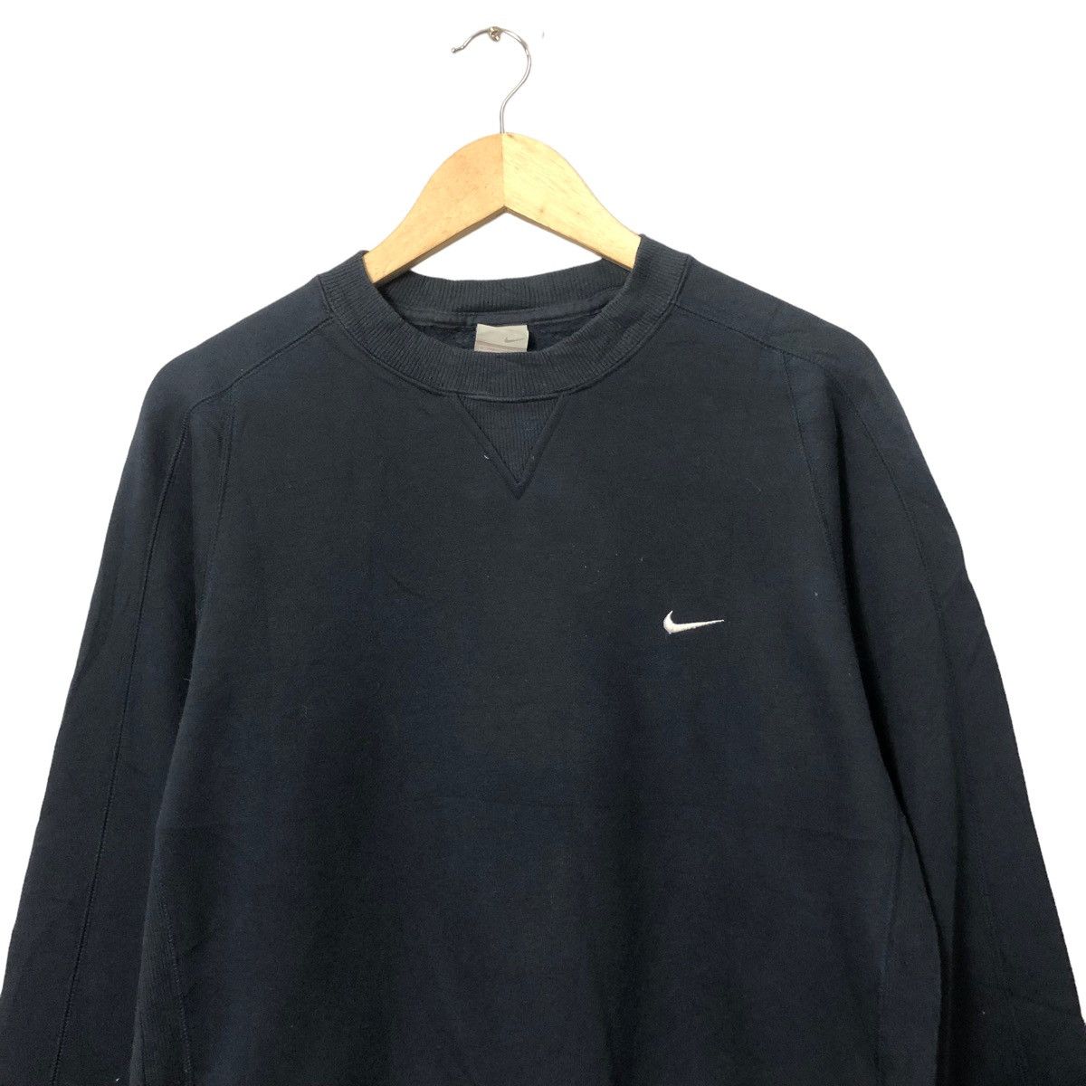 Nike Vintage Nike Crewneck Embroidery Small Logo Plain Sweatshirt Size US L / EU 52-54 / 3 - 4 Thumbnail