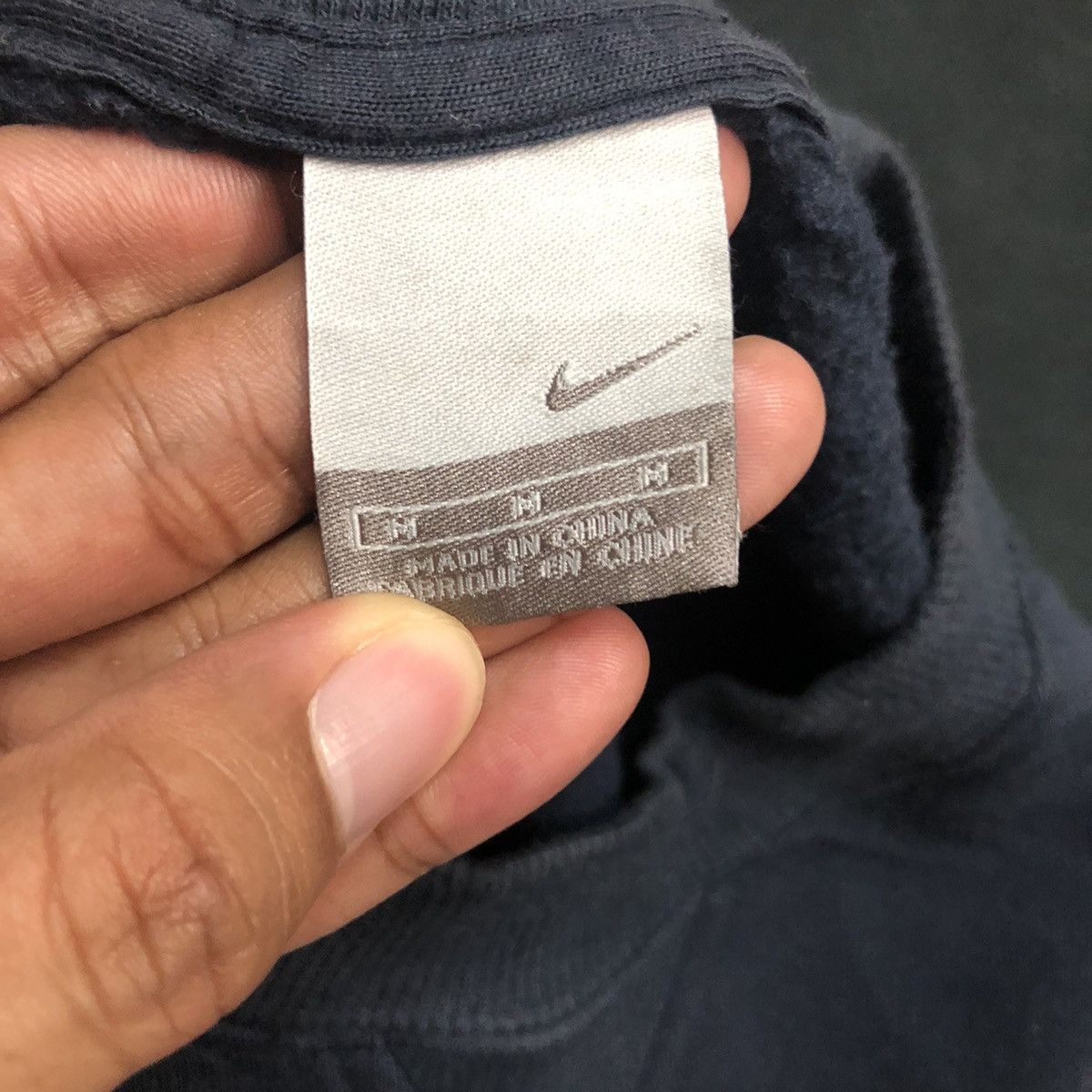 Nike Vintage Nike Crewneck Embroidery Small Logo Plain Sweatshirt Size US L / EU 52-54 / 3 - 9 Thumbnail