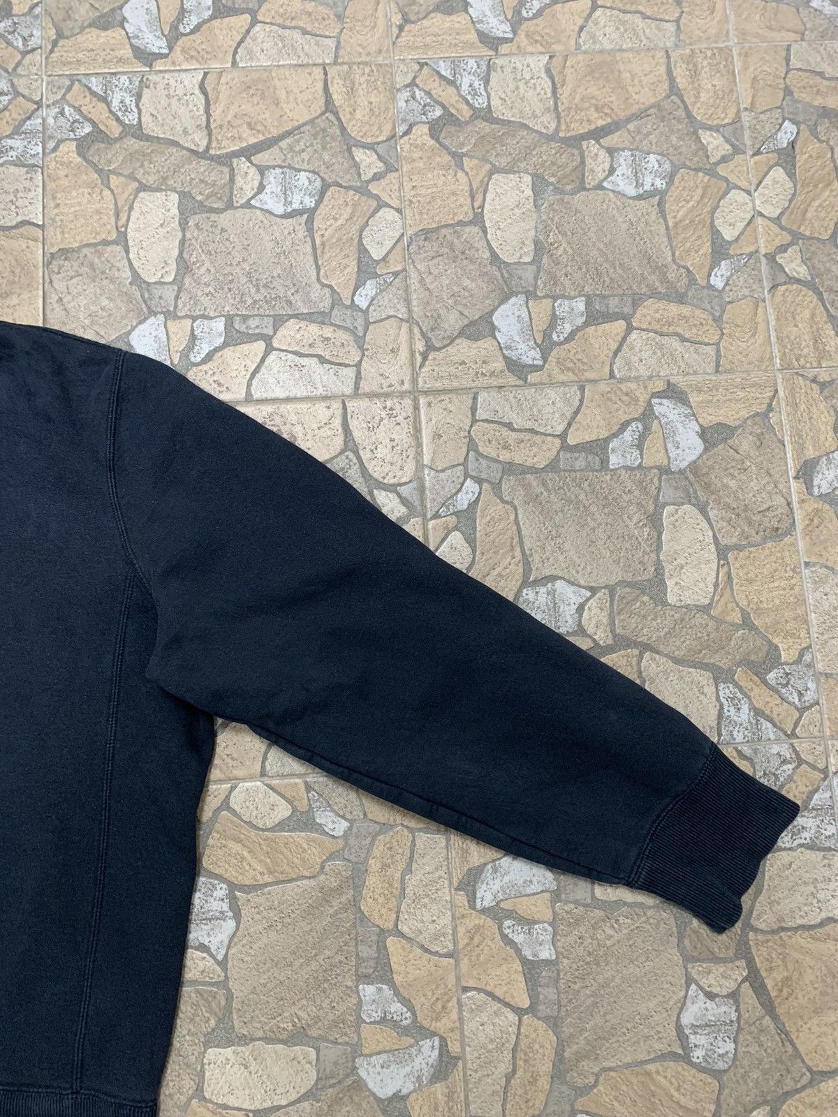 Other Vintage Nike Big Logo Faded Black Hoodie Size US L / EU 52-54 / 3 - 12 Thumbnail