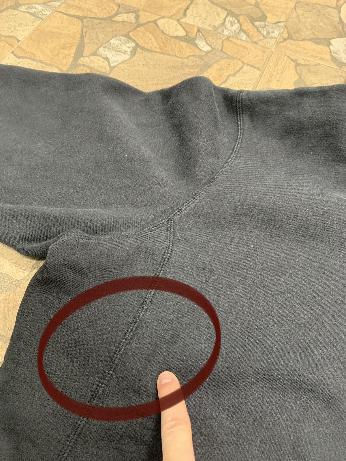 Other Vintage Nike Big Logo Faded Black Hoodie Size US L / EU 52-54 / 3 - 22 Thumbnail