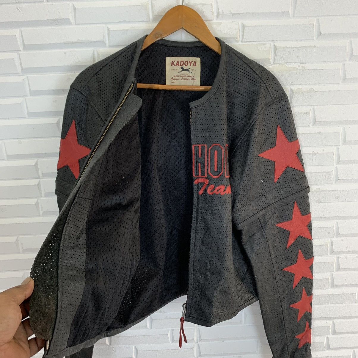 Sports Specialties 💥BLACK HORSE RACING TEAM LEATHER JACKET Size US S / EU 44-46 / 1 - 16 Thumbnail