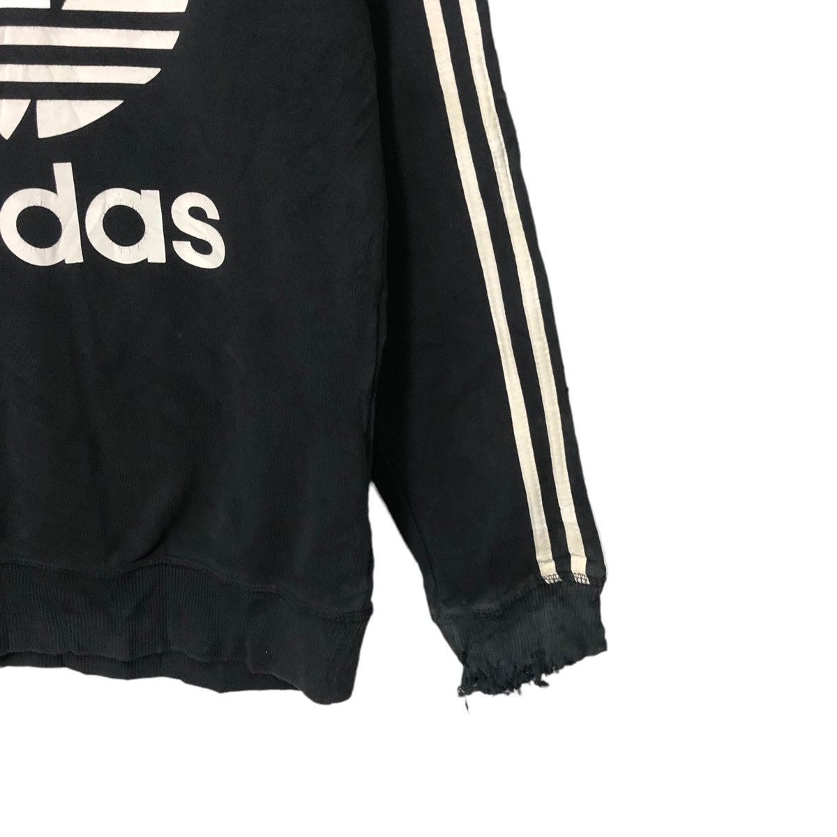Adidas Vintage Adidas Trefoil Crewneck Big Logo Faded Sweatshirt Size US S / EU 44-46 / 1 - 2 Thumbnail