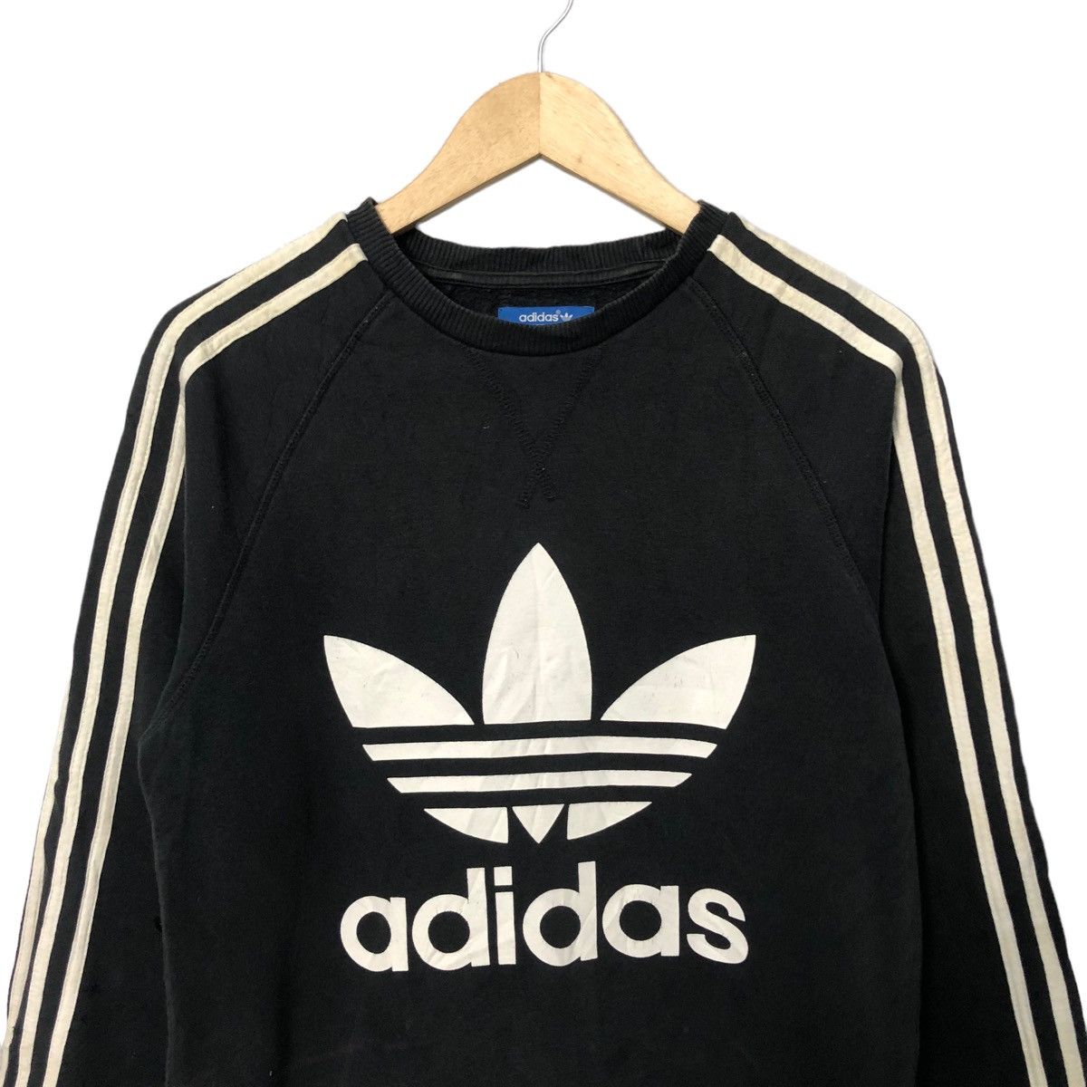 Adidas Vintage Adidas Trefoil Crewneck Big Logo Faded Sweatshirt Size US S / EU 44-46 / 1 - 4 Thumbnail