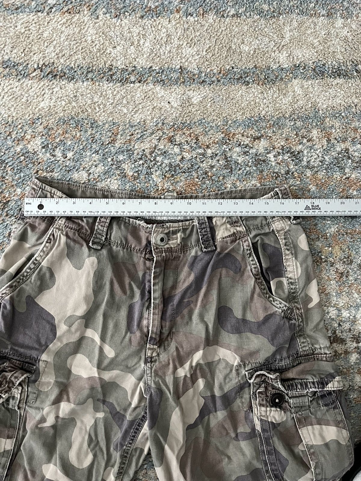 American Eagle Outfitters VTG American Eagle y2k Cargo Shorts Zip Pockets 36 Size US 34 / EU 50 - 5 Thumbnail