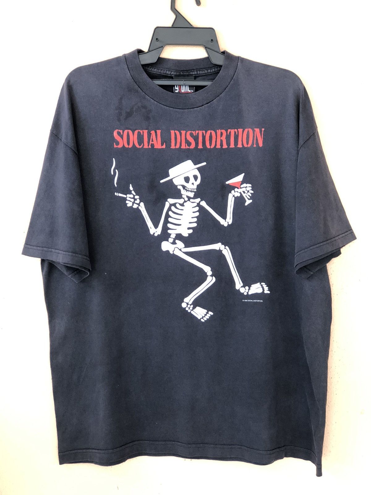 image of Band Tees x Rock Tees Vintage 90's Social Distortion Drunken Skeleton in Black, Men's (Size XL)