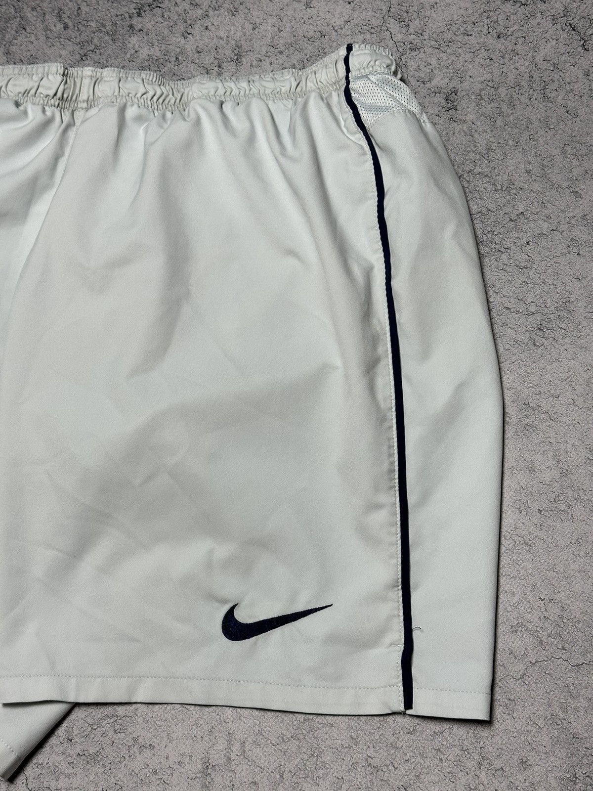 Nike 2014 Nike FC PSG Paris Saint Germain Shorts Size US 36 / EU 52 - 4 Thumbnail