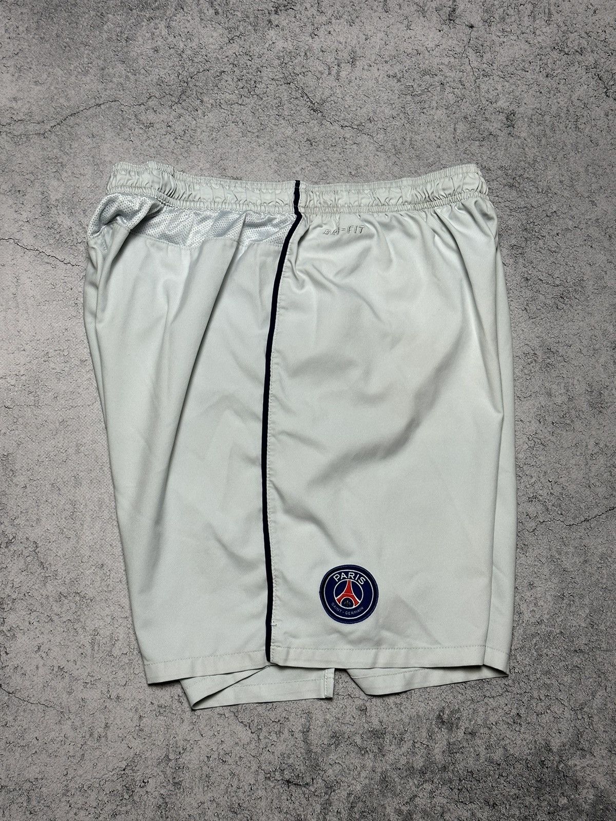 Nike 2014 Nike FC PSG Paris Saint Germain Shorts Size US 36 / EU 52 - 9 Thumbnail
