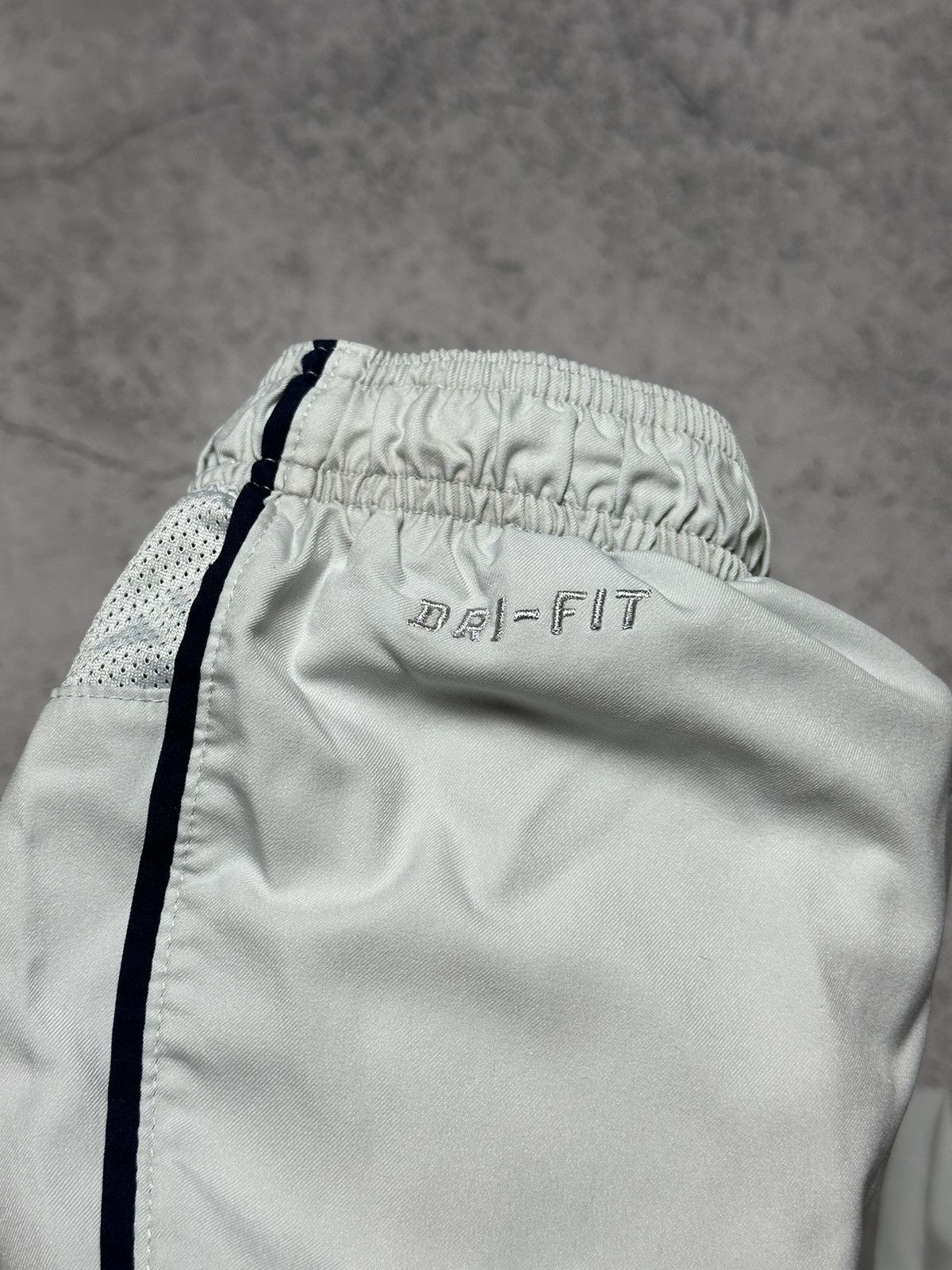 Nike 2014 Nike FC PSG Paris Saint Germain Shorts Size US 36 / EU 52 - 6 Thumbnail