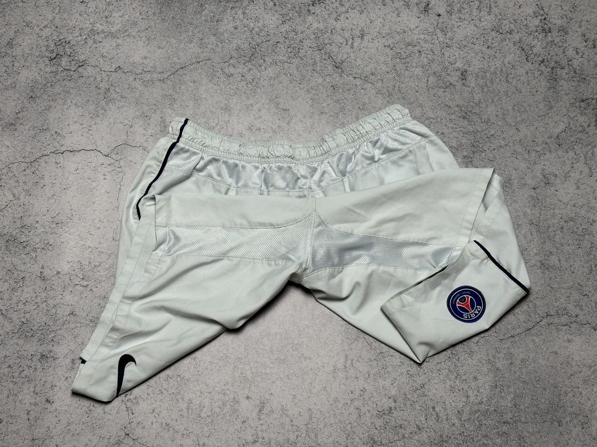 Nike 2014 Nike FC PSG Paris Saint Germain Shorts Size US 36 / EU 52 - 8 Thumbnail