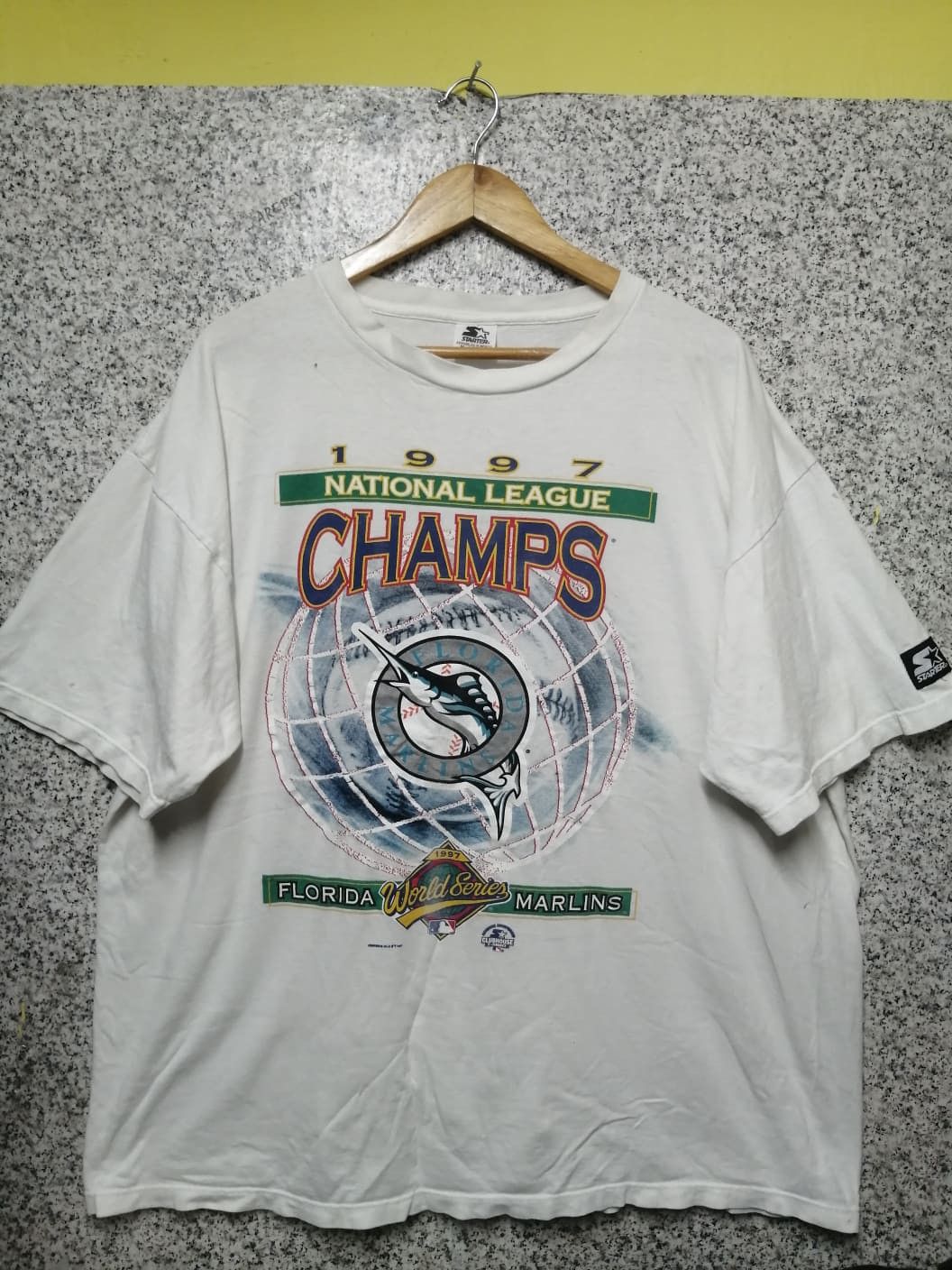 MLB 1997 Vintage Starter Florida Marlins World Series Tee Size US XL / EU 56 / 4 - 1 Thumbnail