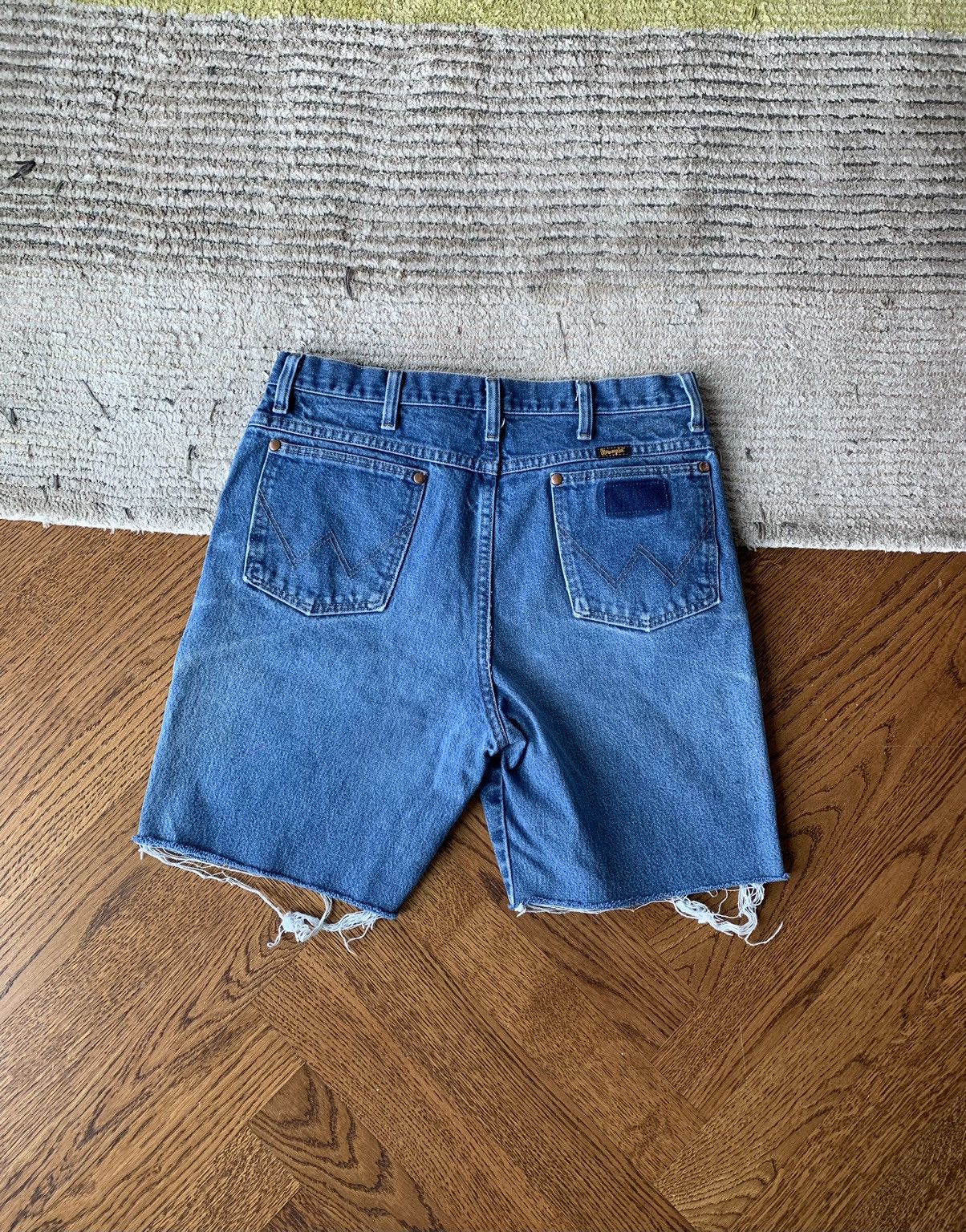 Vintage × Wrangler Vintage Wrangler Cut Off Jean Shorts Raw Hem Jorts Womens 32 Size 32" / US 10 / IT 46 - 6 Thumbnail