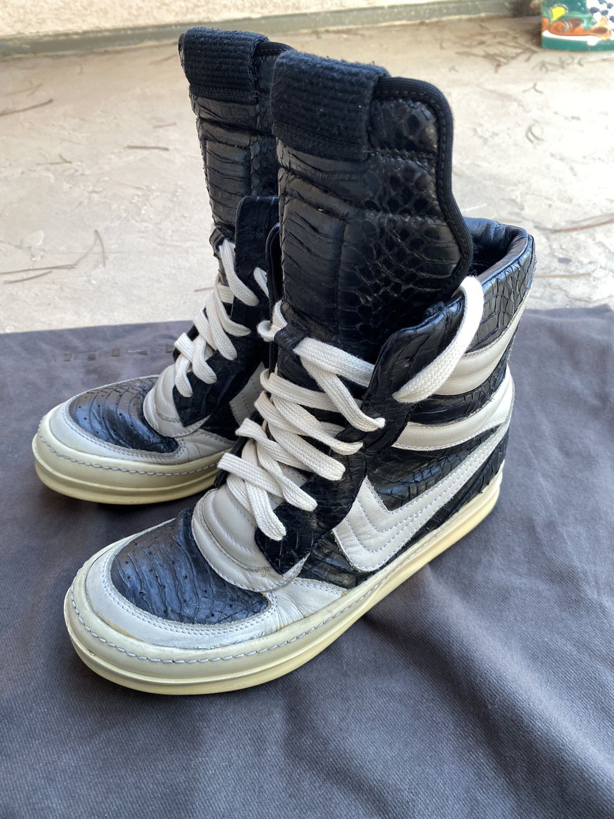 Rick Owens 1/40 Antonioni exclusive python dunk in blk/milk Size US 5.5 / EU 38 - 1 Thumbnail