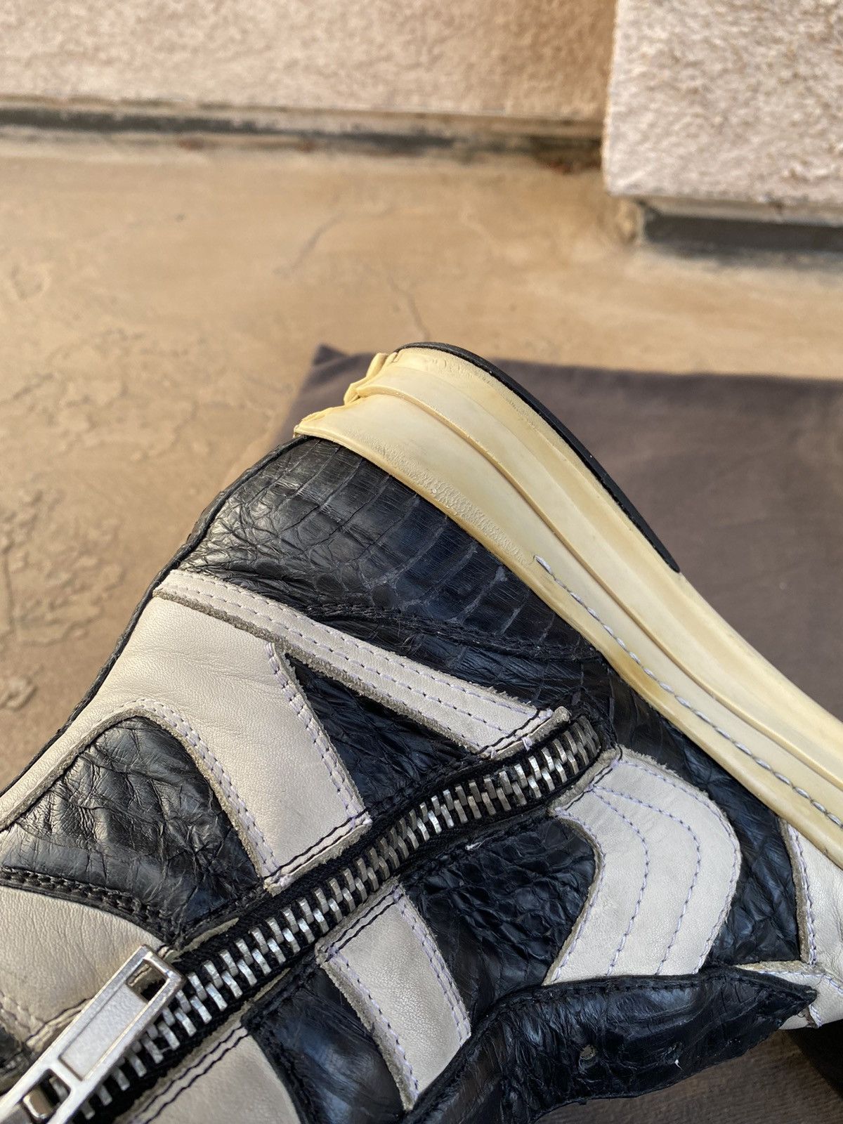 Rick Owens 1/40 Antonioni exclusive python dunk in blk/milk Size US 5.5 / EU 38 - 3 Thumbnail