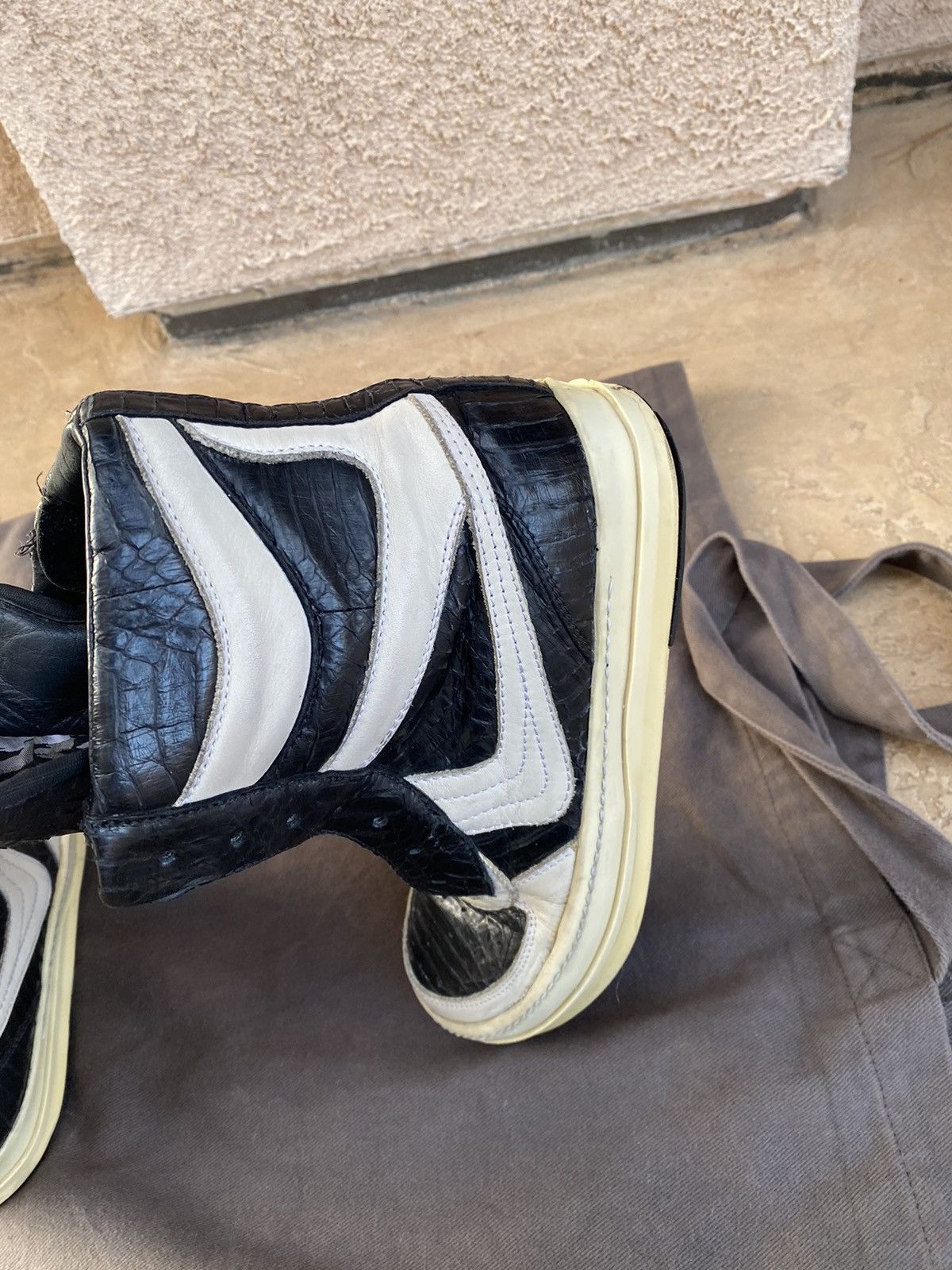 Rick Owens 1/40 Antonioni exclusive python dunk in blk/milk Size US 5.5 / EU 38 - 7 Thumbnail