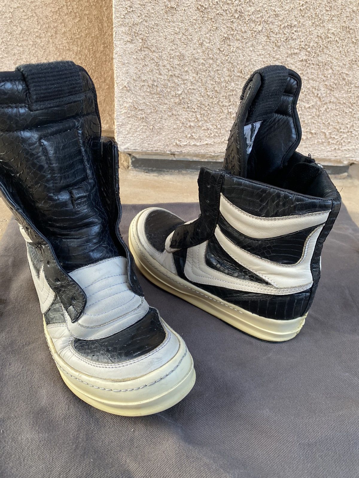 Rick Owens 1/40 Antonioni exclusive python dunk in blk/milk Size US 5.5 / EU 38 - 9 Thumbnail