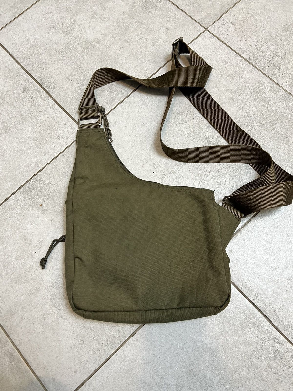 Esprit Y2K Esprit Crossbody Sling Bag Backpack Hype Streetwear Grai Size ONE SIZE - 2 Thumbnail