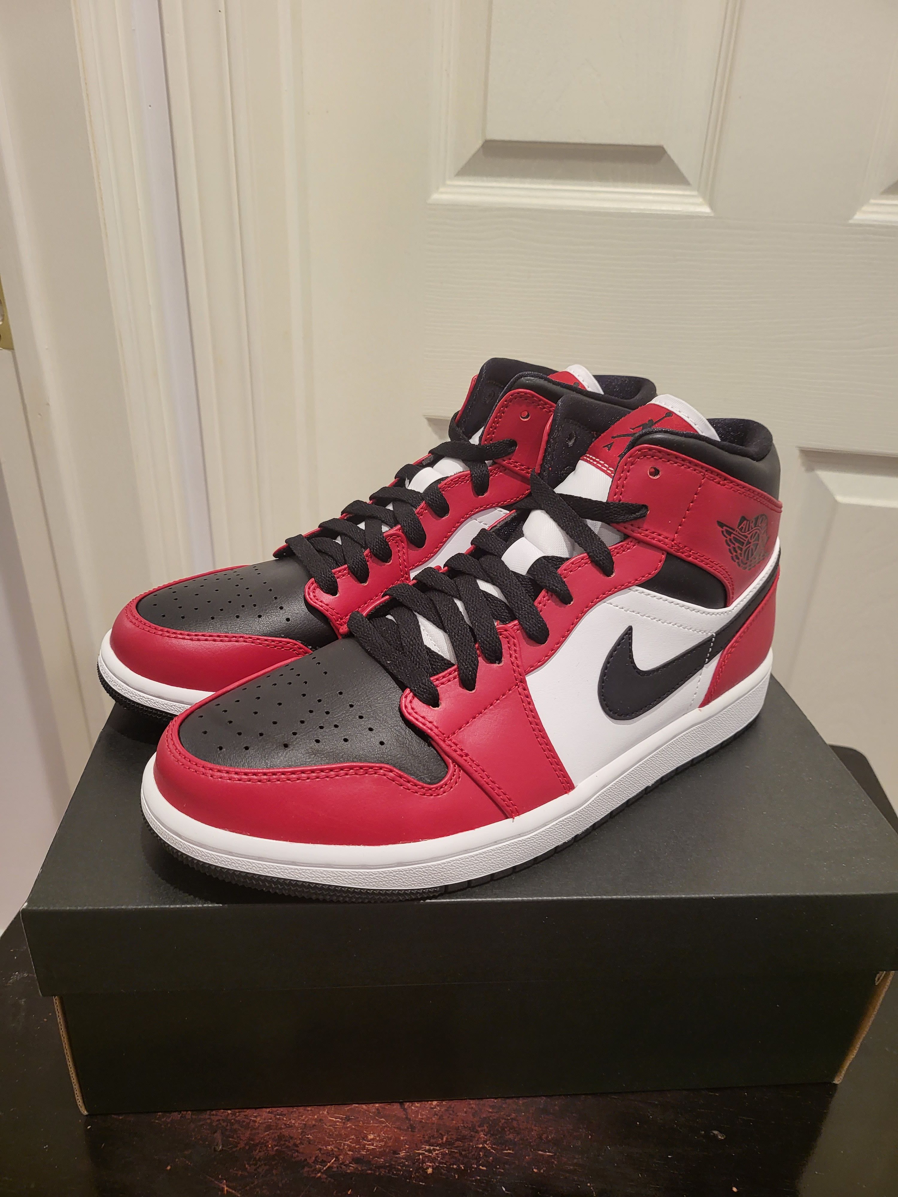 chicago toe air jordan 1