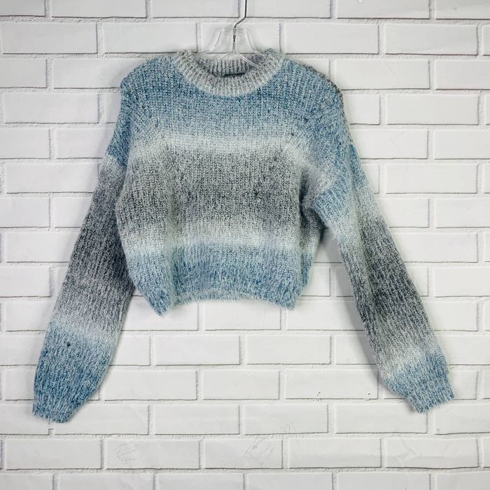 Other NWT Wild Fable sweater cropped fuzzy ombre gray blue small