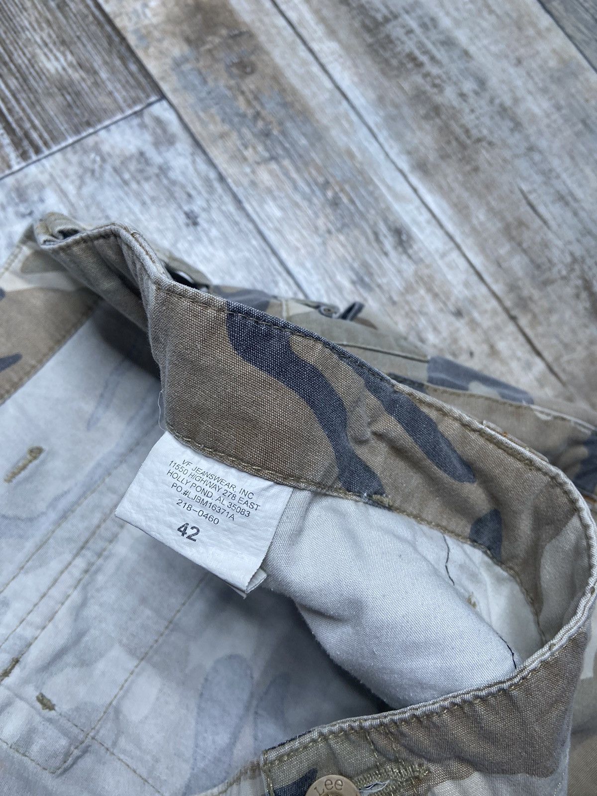 Lee Crazy Vintage 90s Baggy Faded Camouflage Cargo Work Shorts Size US 44 / EU 60 - 3 Thumbnail