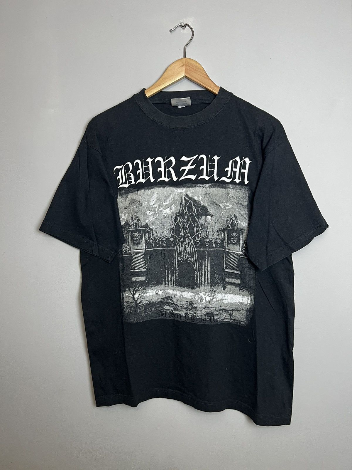 Band Tees Vintage Rare Burzum Det Som 90s Vtg Black Metal Tshirt Size US L / EU 52-54 / 3 - 1 Thumbnail