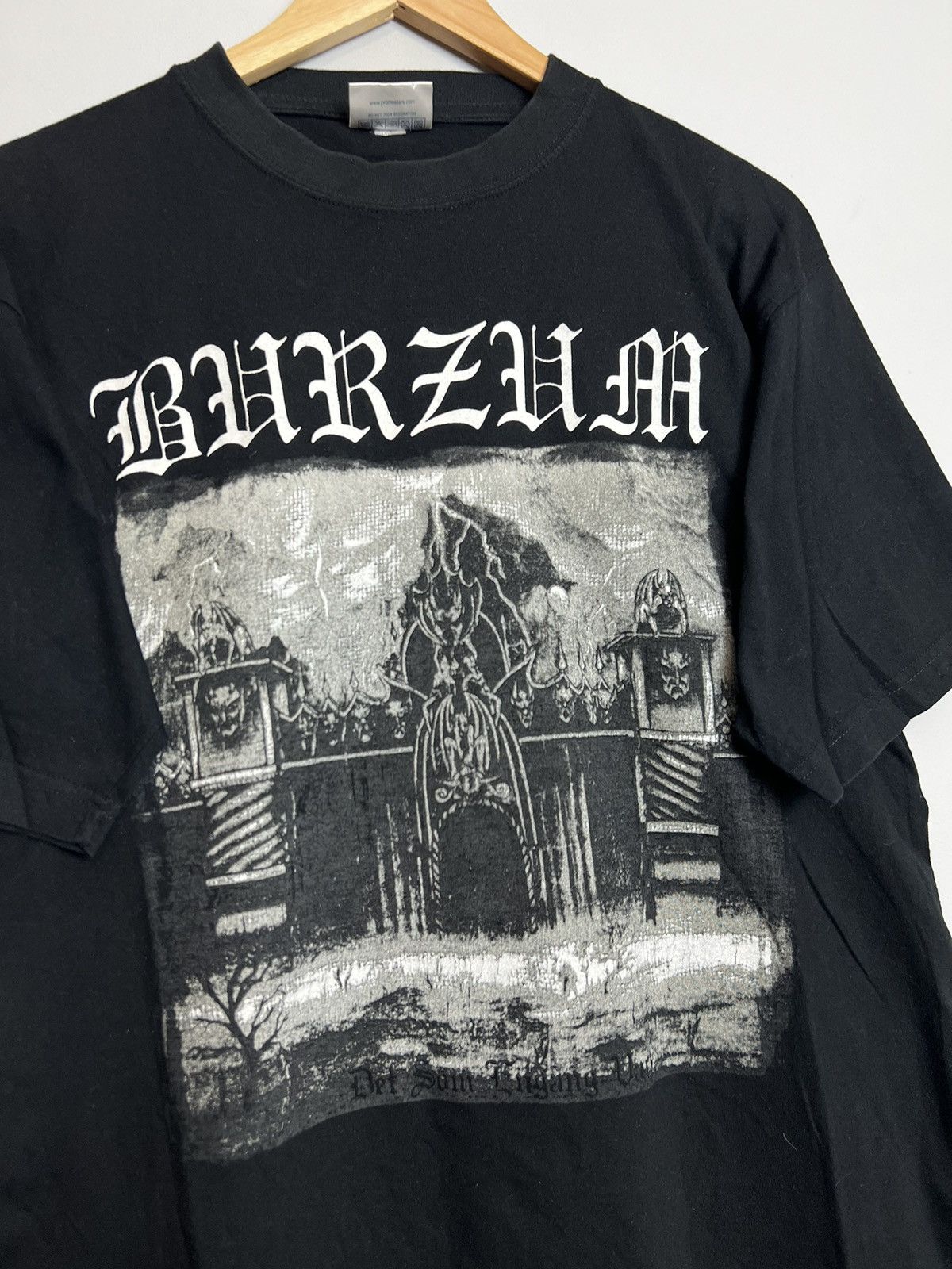 Band Tees Vintage Rare Burzum Det Som 90s Vtg Black Metal Tshirt Size US L / EU 52-54 / 3 - 3 Thumbnail