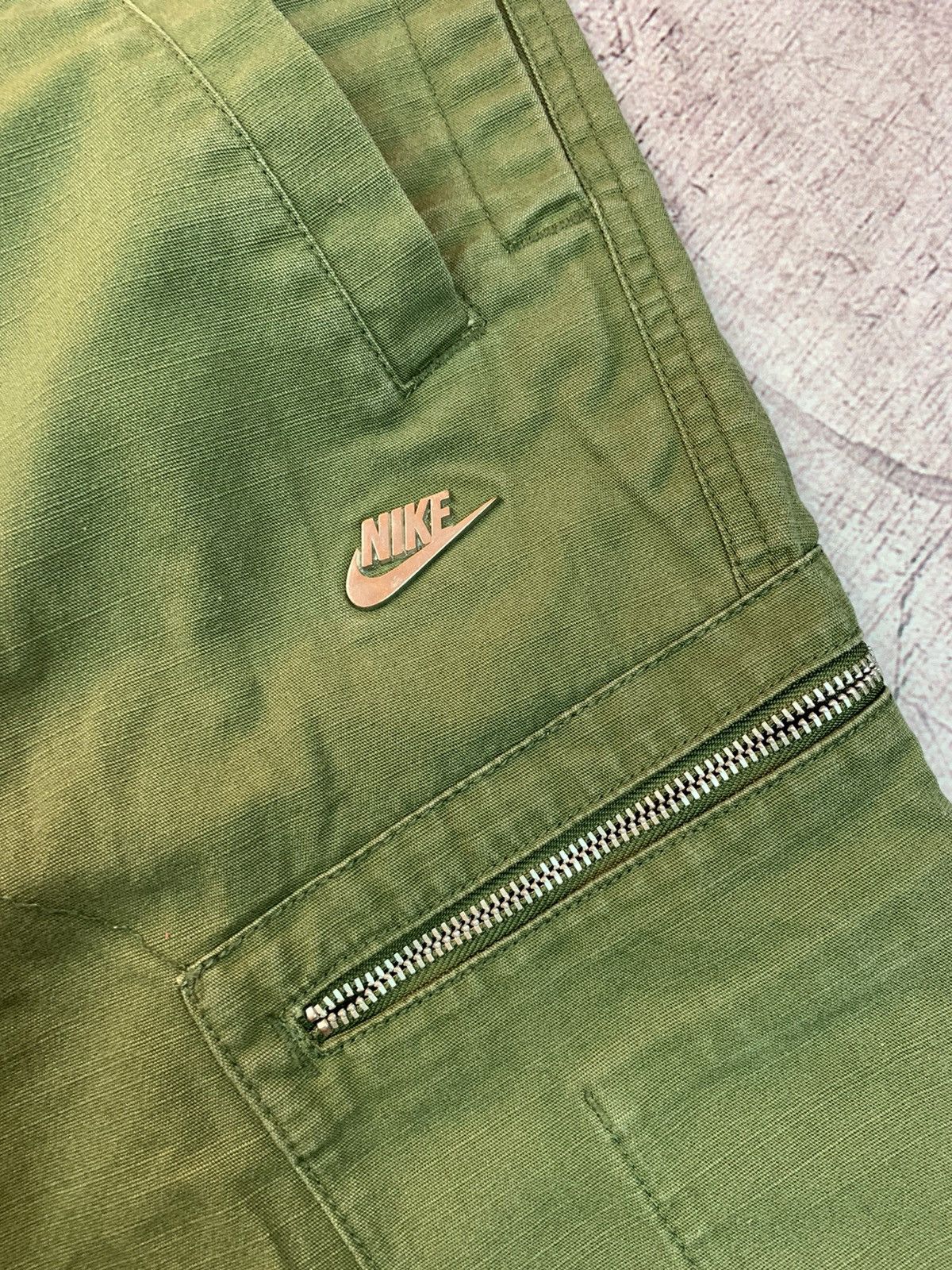 Nike × Vintage Vintage Nike Y2K Cargo Mens Shorts Size US 34 / EU 50 - 10 Thumbnail