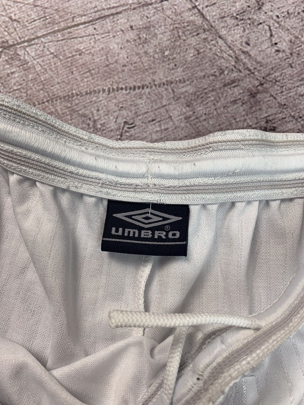 Umbro Vintage Umbro White Shorts Size US 34 / EU 50 - 4 Thumbnail