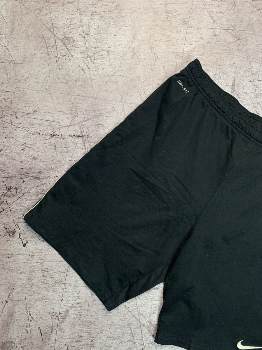 Nike × Vintage Vintage Nike Streetwear Y2K Shorts Size US 34 / EU 50 - 2 Thumbnail