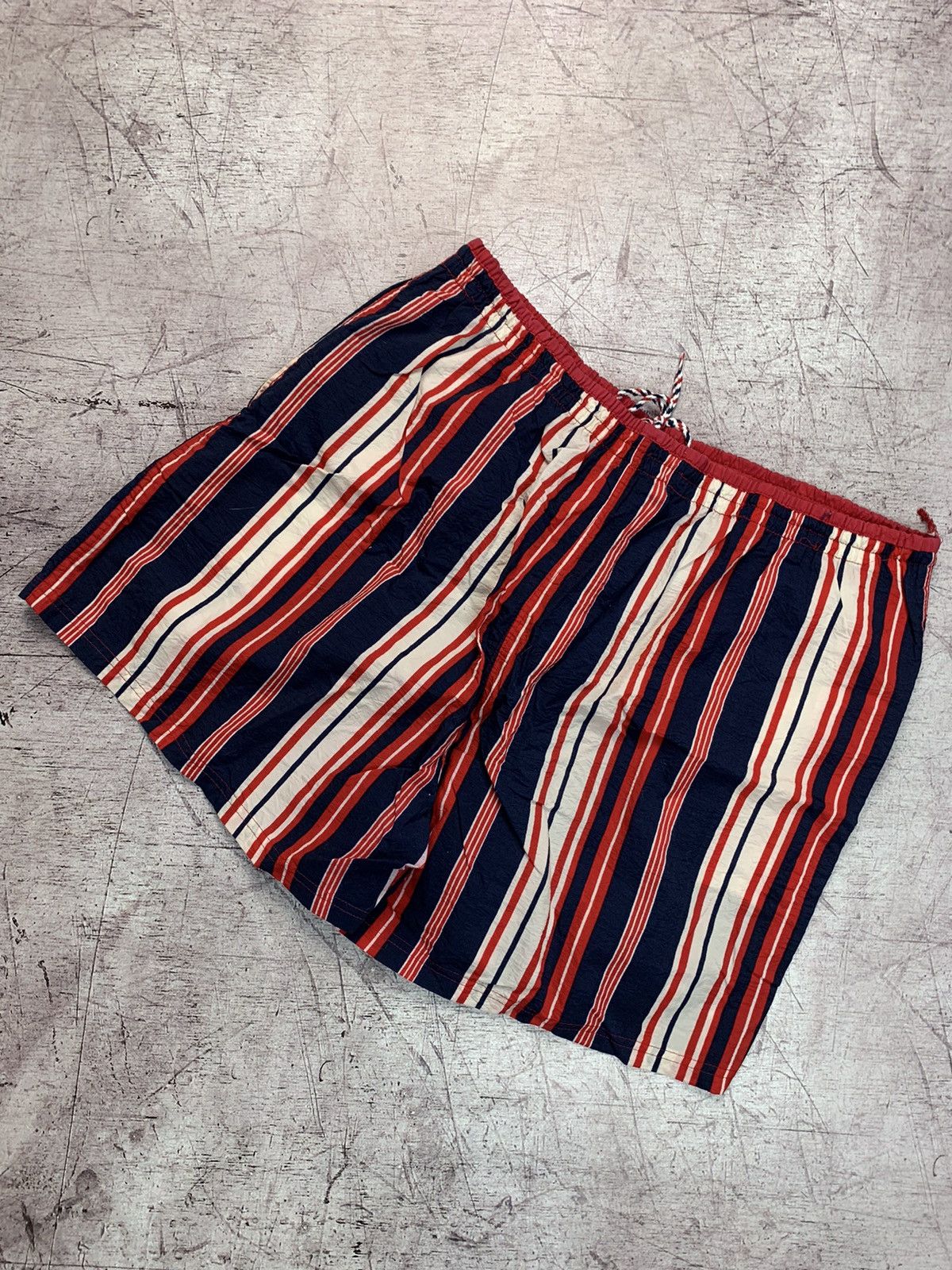 Reebok Vintage Reebok Y2K Shorts Size US 36 / EU 52 - 2 Thumbnail
