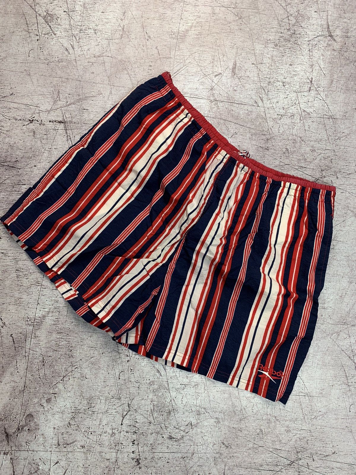 Reebok Vintage Reebok Y2K Shorts Size US 36 / EU 52 - 1 Thumbnail