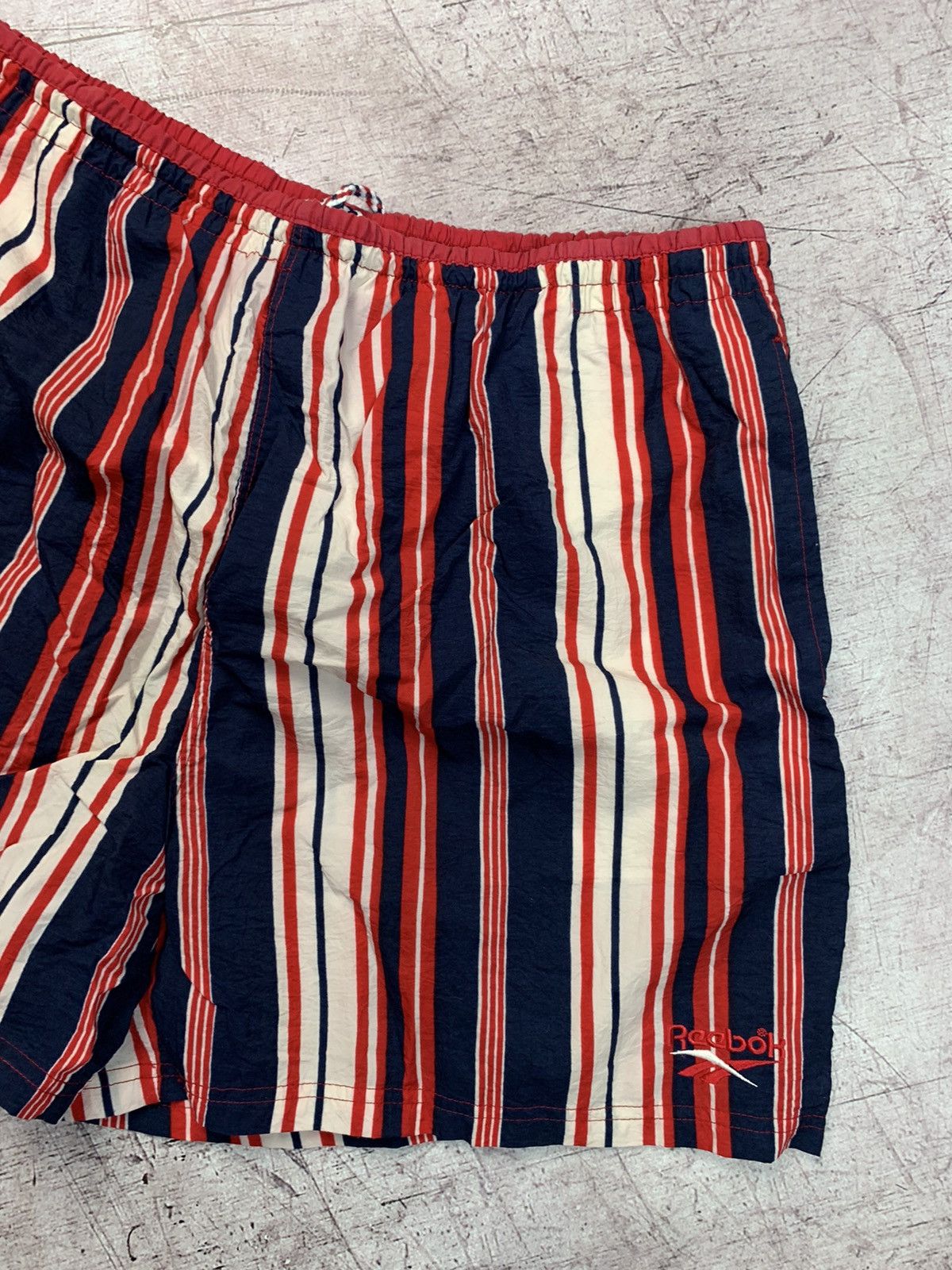 Reebok Vintage Reebok Y2K Shorts Size US 36 / EU 52 - 7 Thumbnail