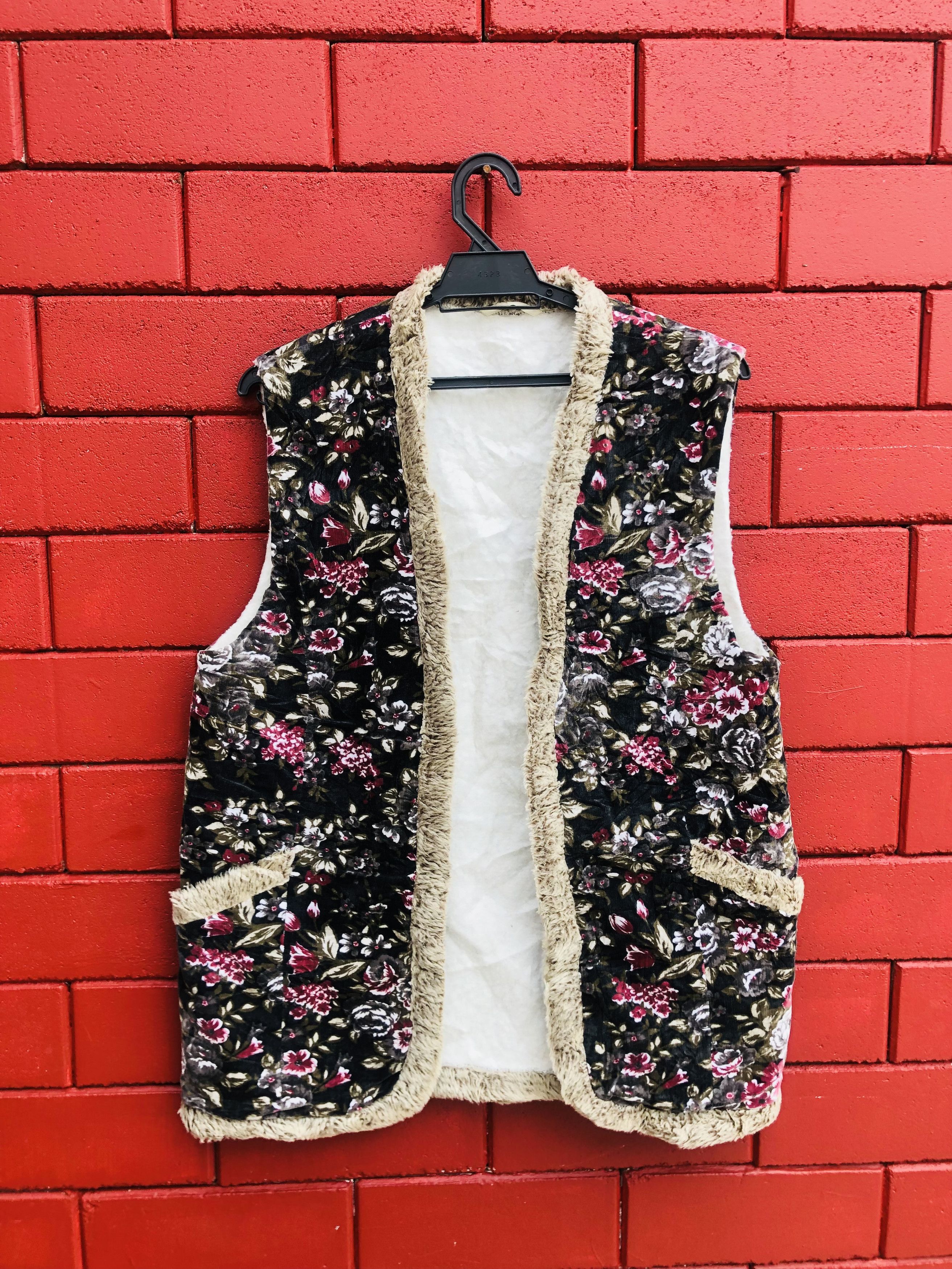 Japanese Brand Vintage Floral Vest Travis scott Fashion Style Size US M / EU 48-50 / 2 - 1 Thumbnail