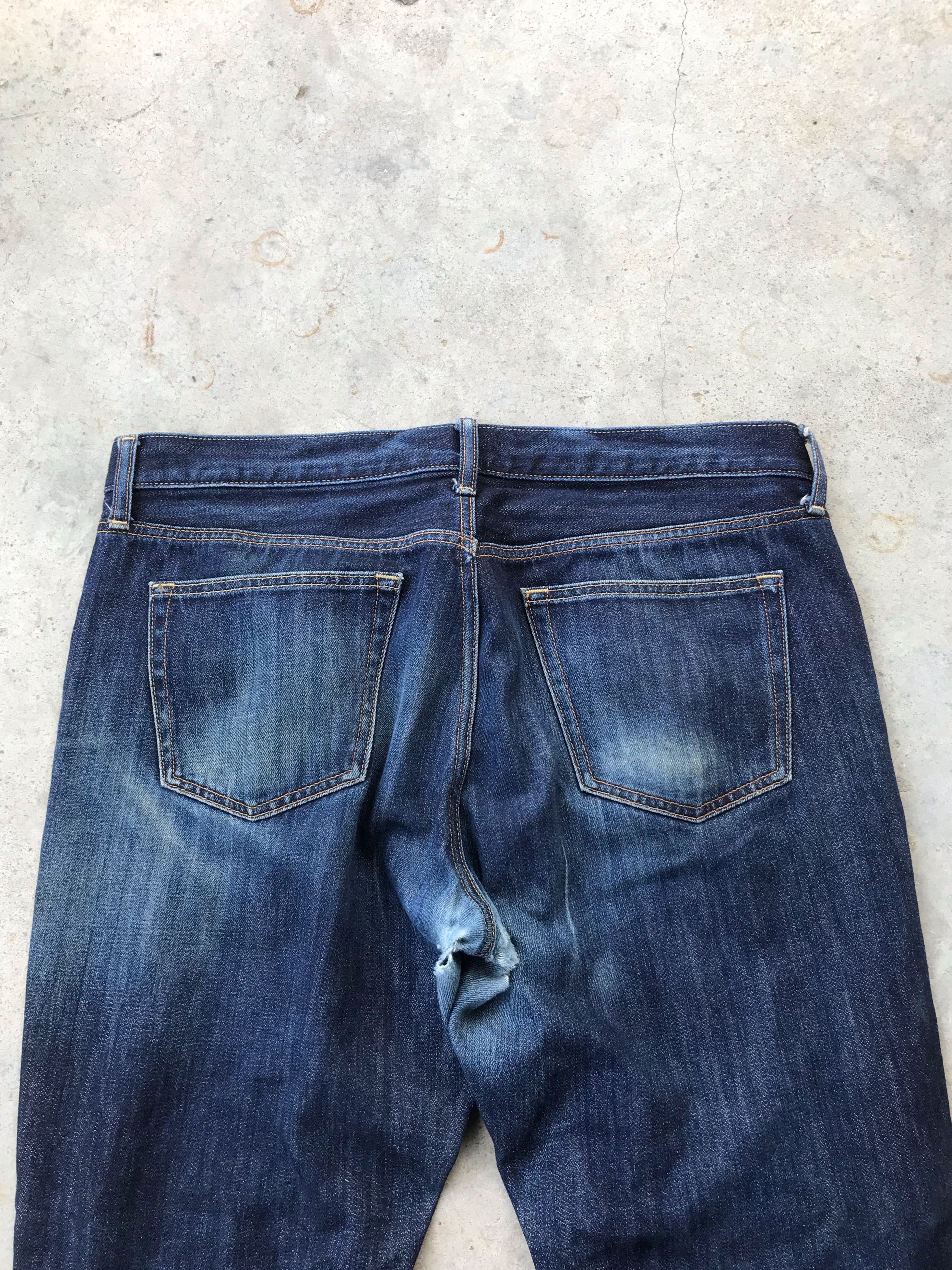 Uniqlo Uniqlo blue denim jeans 38x30 Size US 38 / EU 54 - 6 Thumbnail