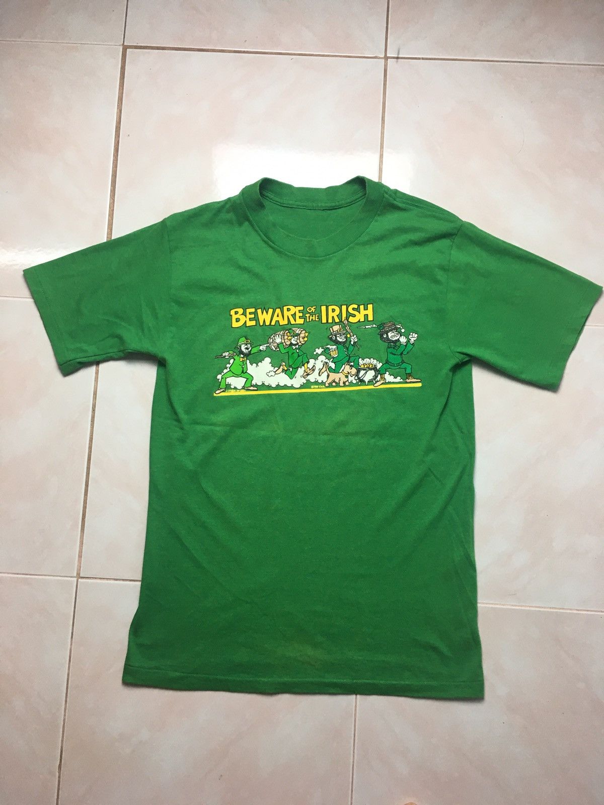 Vintage Vintage 80s Beware Of The Irish Tee Shirt Size US M / EU 48-50 / 2 - 2 Thumbnail
